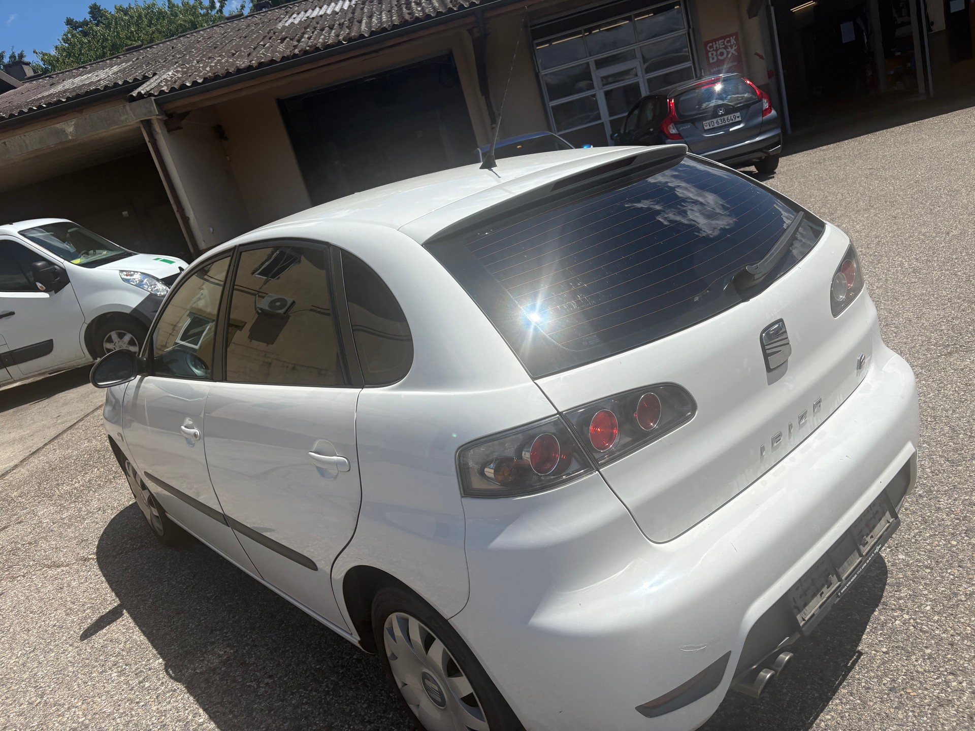 SEAT Ibiza 1.8 20V Turbo FR-image-4
