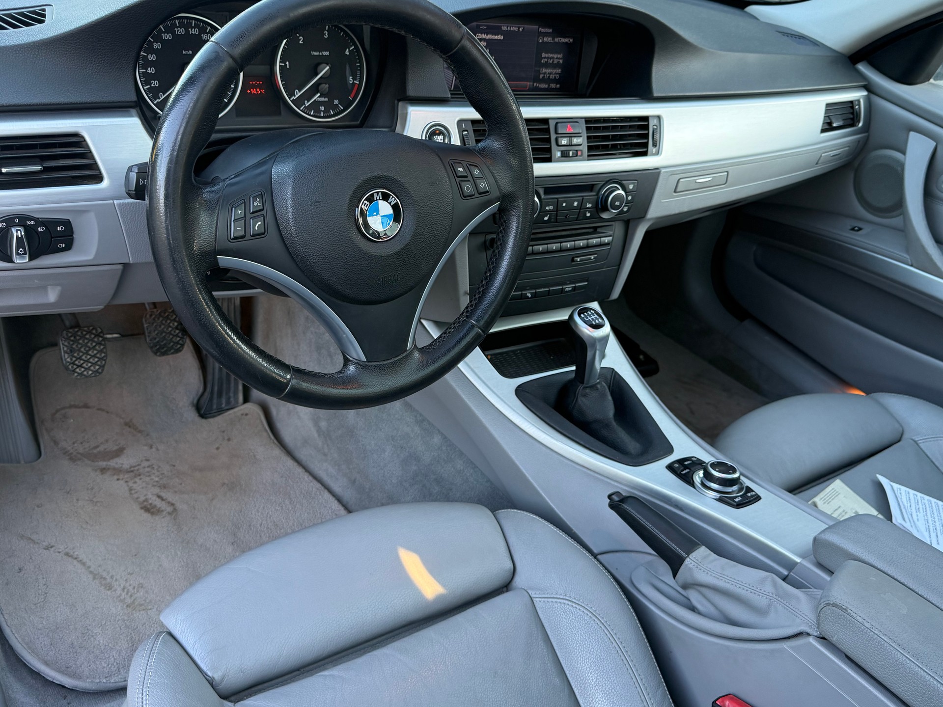 BMW 320d Touring-image-8