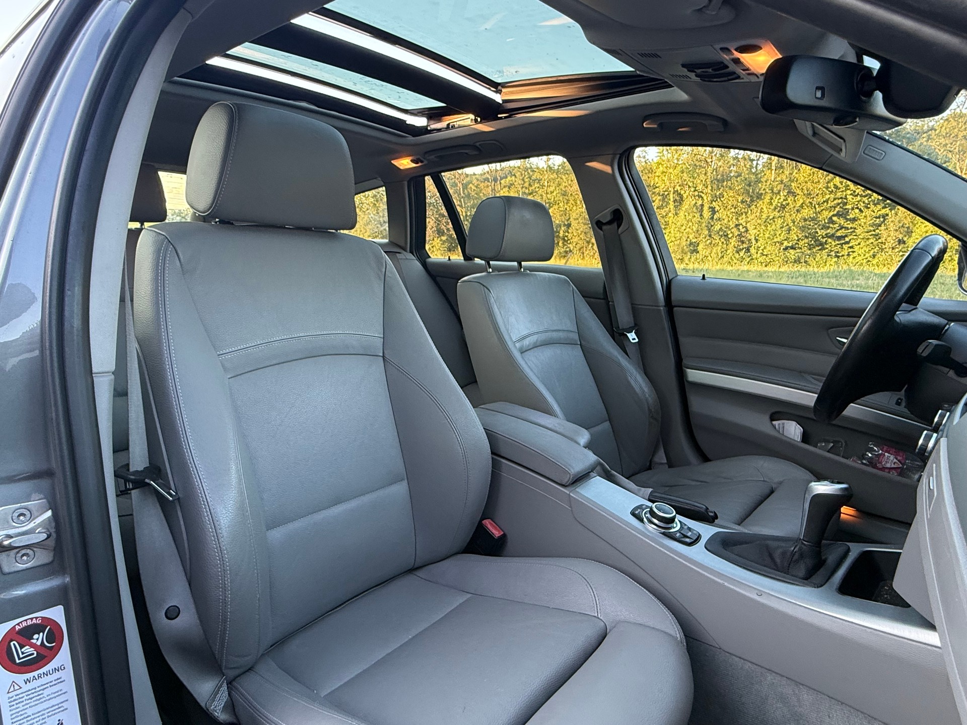 BMW 320d Touring-image-11