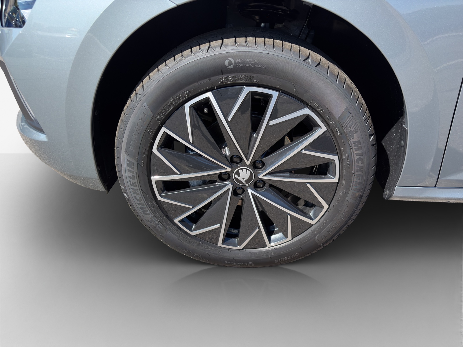 SKODA Kamiq 1.0 TSI Dynamic DSG-image-13
