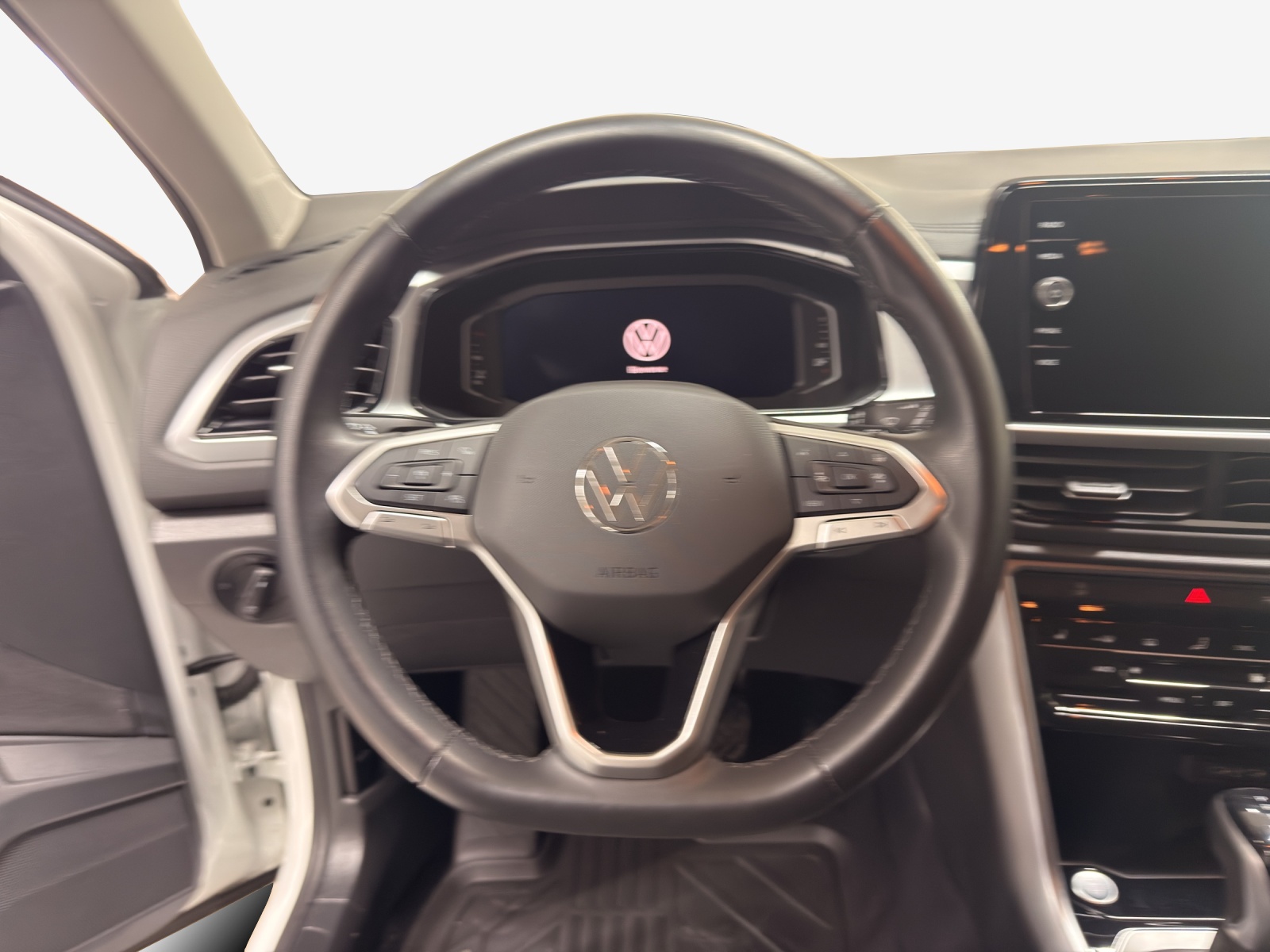 VW T-Roc 1.5 TSI EVO Life DSG-image-9