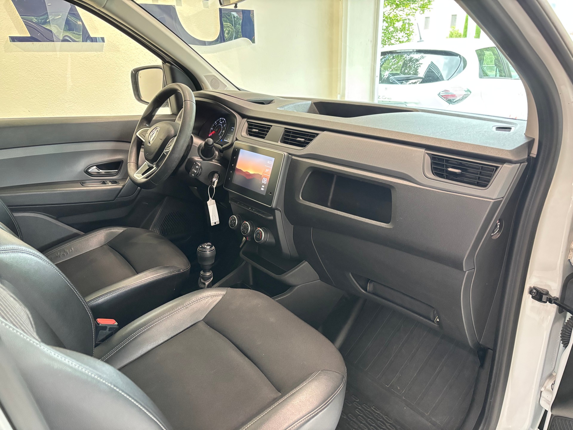 RENAULT Express 1.3TCe 100 PF Extra-image-8