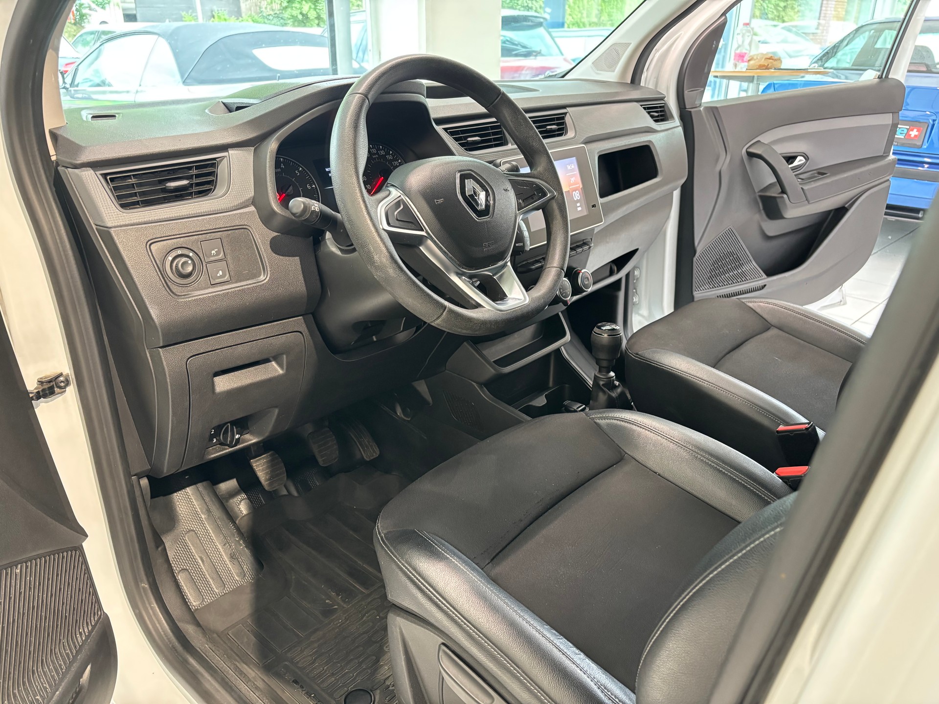 RENAULT Express 1.3TCe 100 PF Extra-image-9