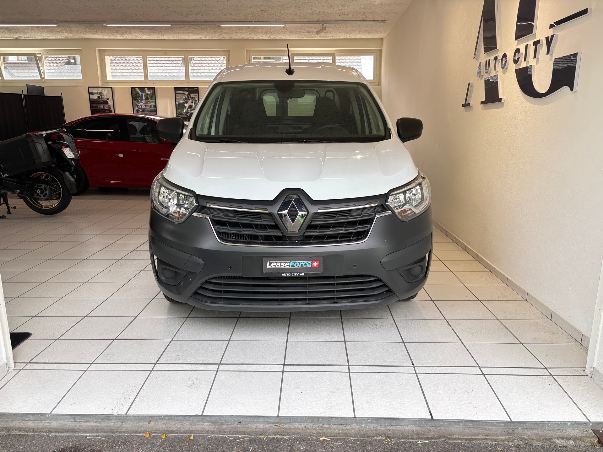 RENAULT Express 1.3TCe 100 PF Extra-image-4