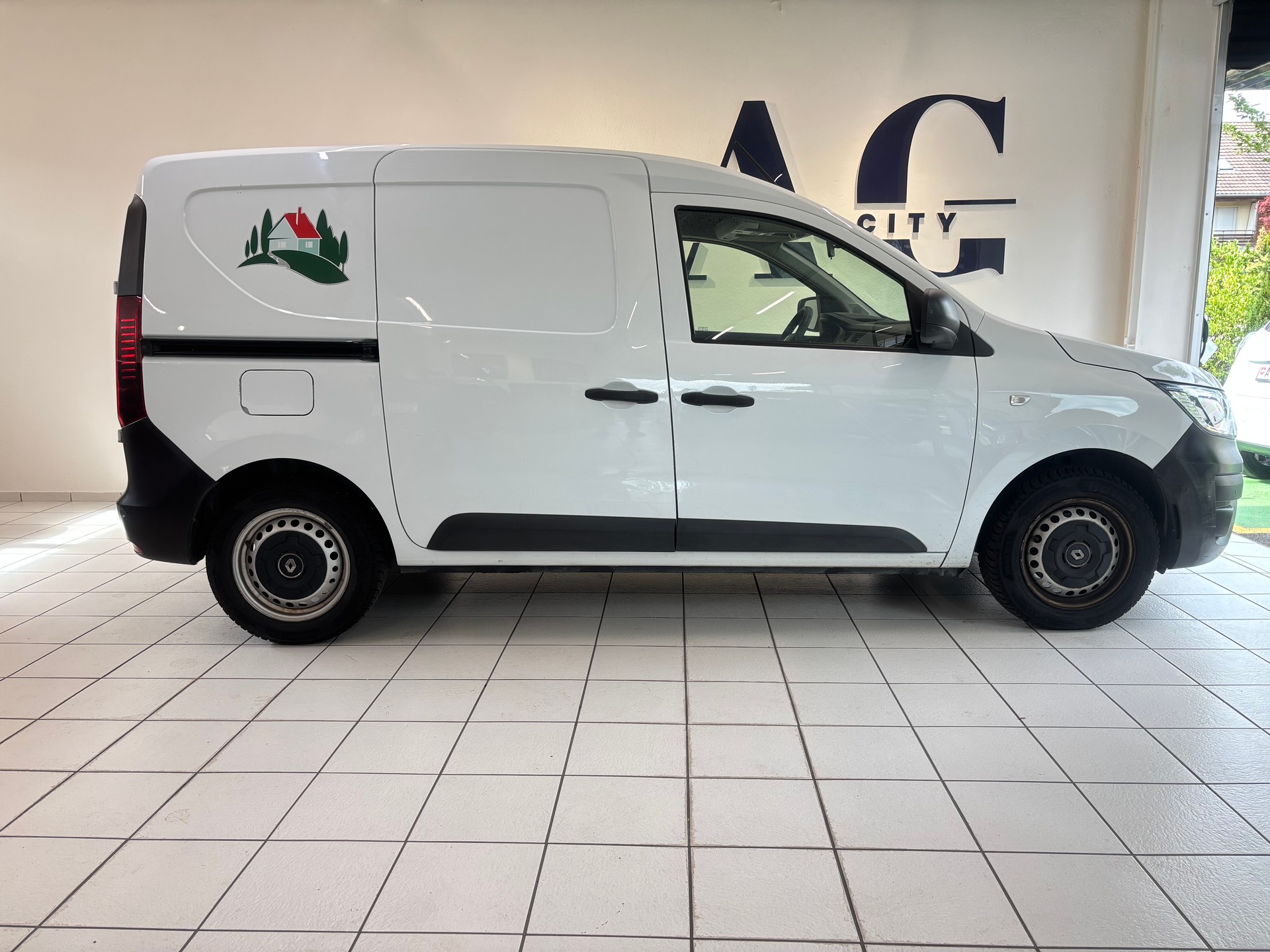 RENAULT Express 1.3TCe 100 PF Extra-image-3