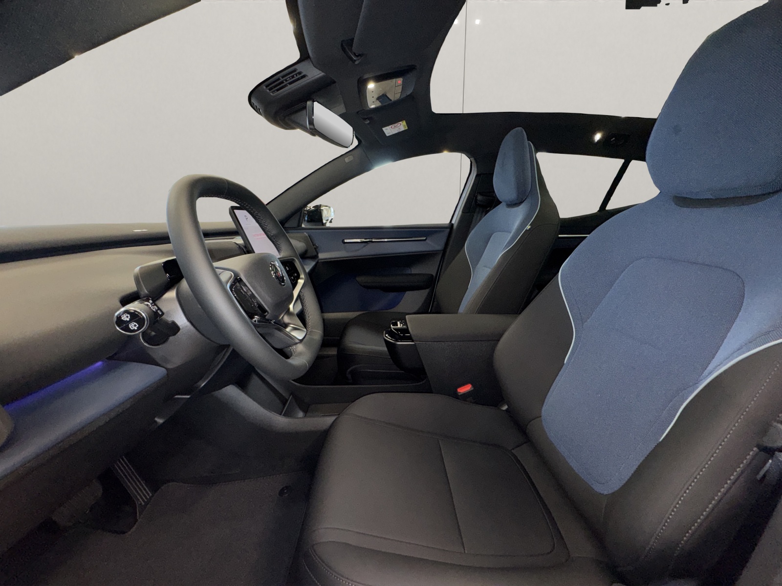 VOLVO EX30 P8 Ultra AWD-image-14