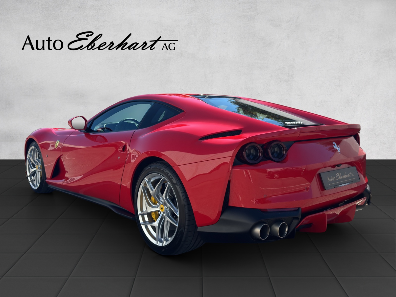 FERRARI 812 Superfast-image-1
