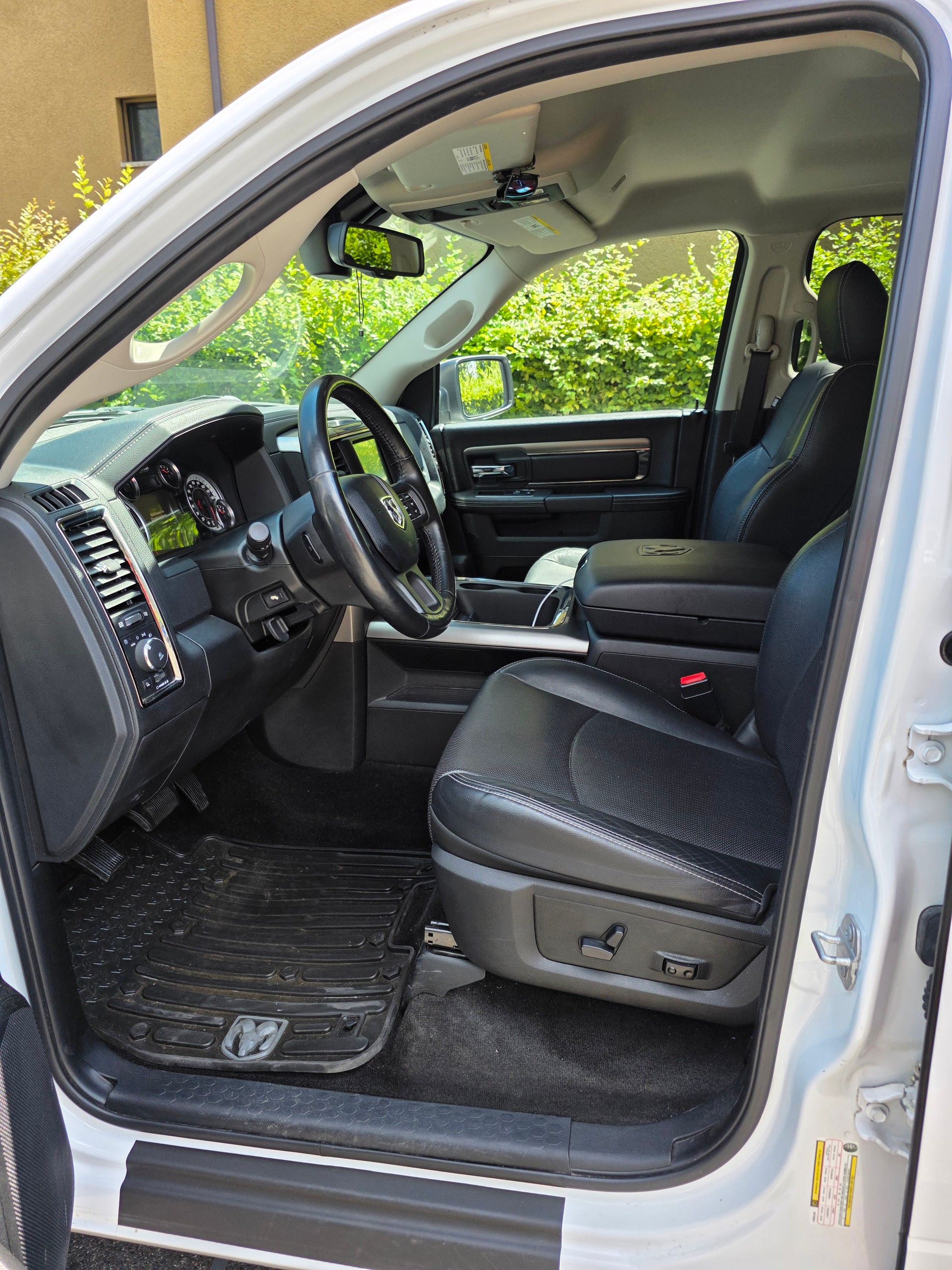 DODGE Dodge Ram 1500 Sport-image-11