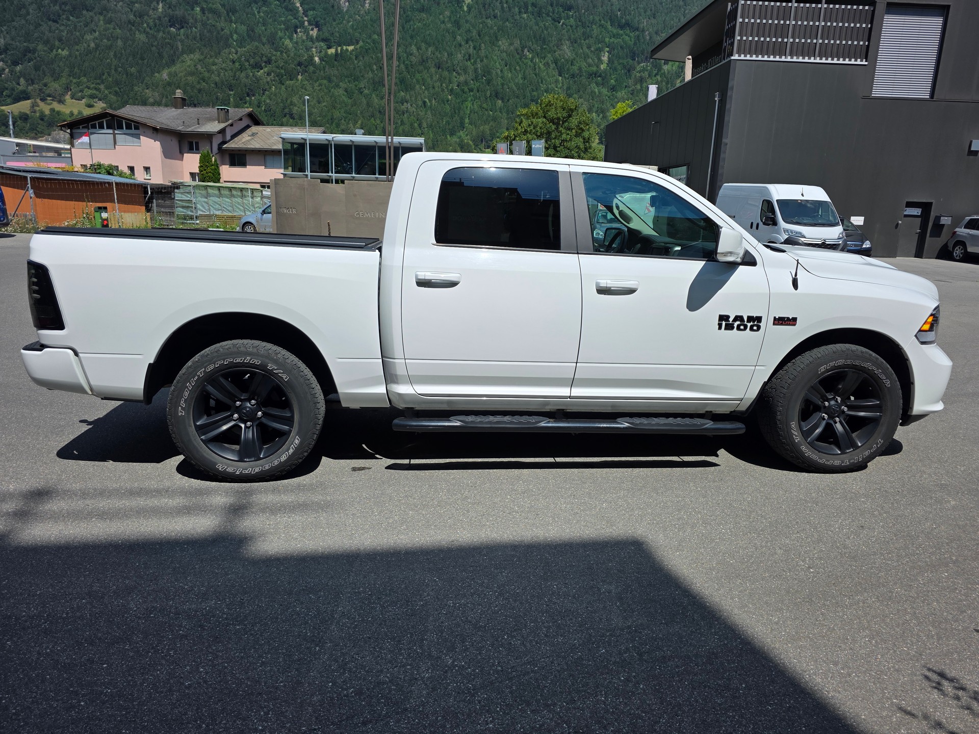 DODGE Dodge Ram 1500 Sport-image-6