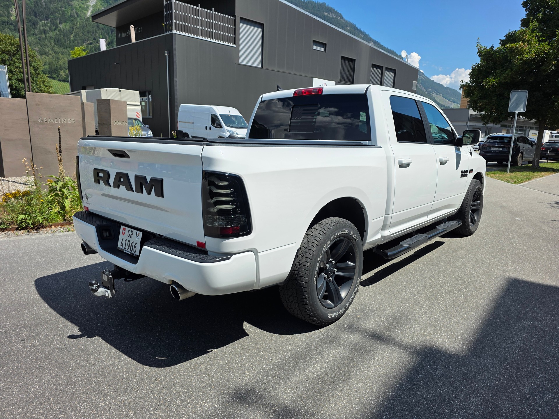 DODGE Dodge Ram 1500 Sport-image-5