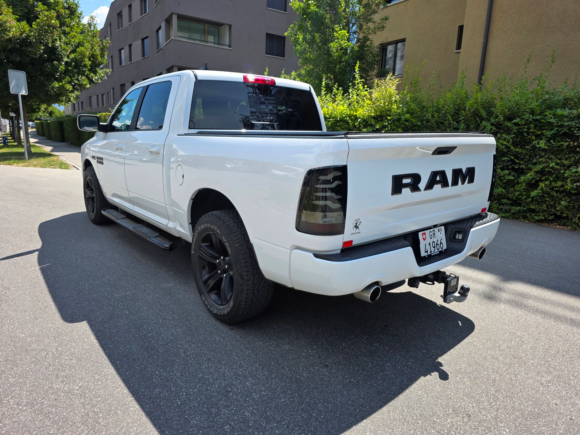 DODGE Dodge Ram 1500 Sport-image-2