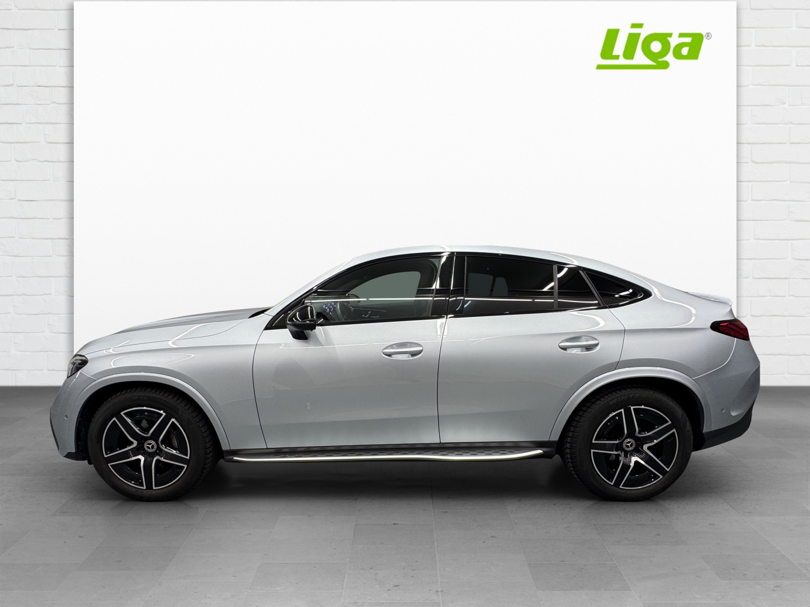 MERCEDES-BENZ GLC 200 AMG Line 4Matic Coupé-image-2
