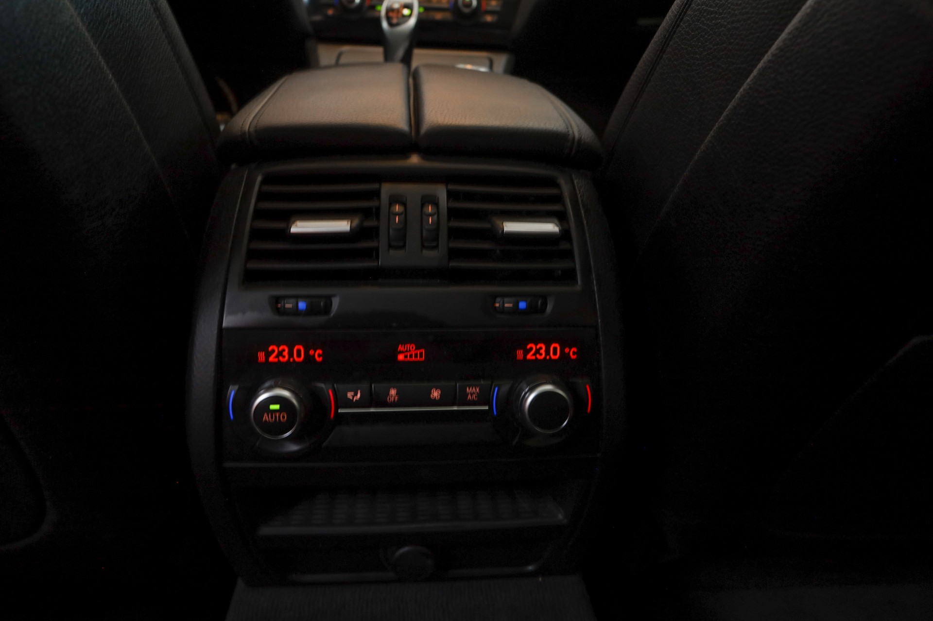 BMW M550d Touring xDrive Steptronic-image-14