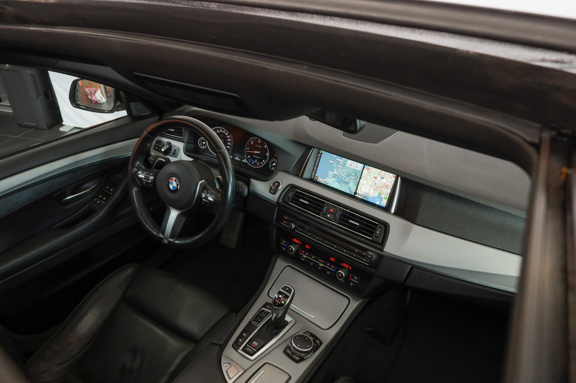 BMW M550d Touring xDrive Steptronic-image-9
