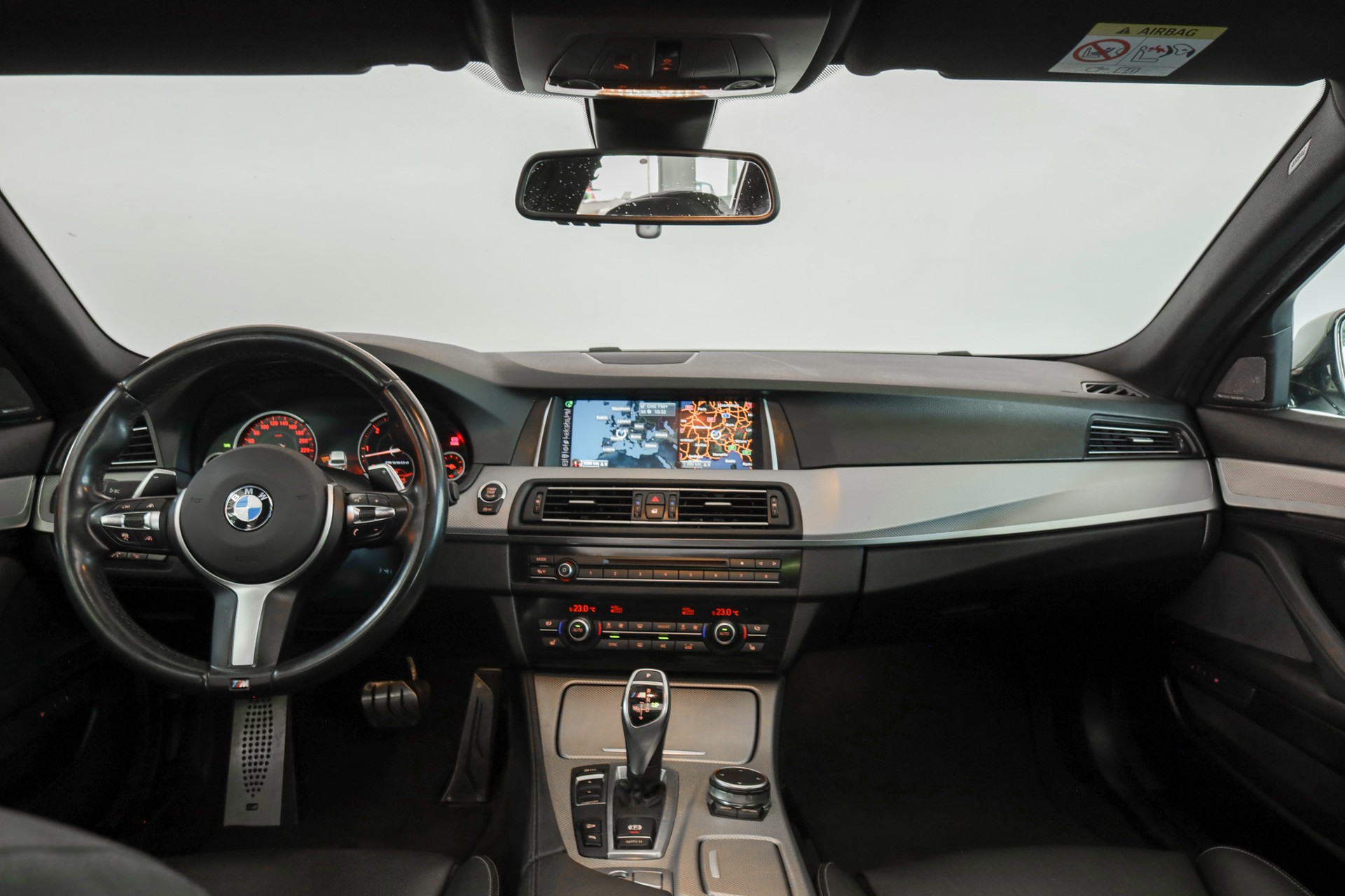 BMW M550d Touring xDrive Steptronic-image-12