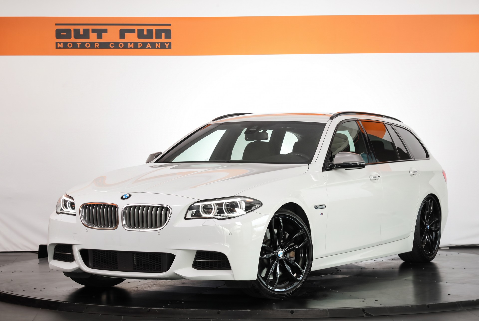 BMW M550d Touring xDrive Steptronic-image-0