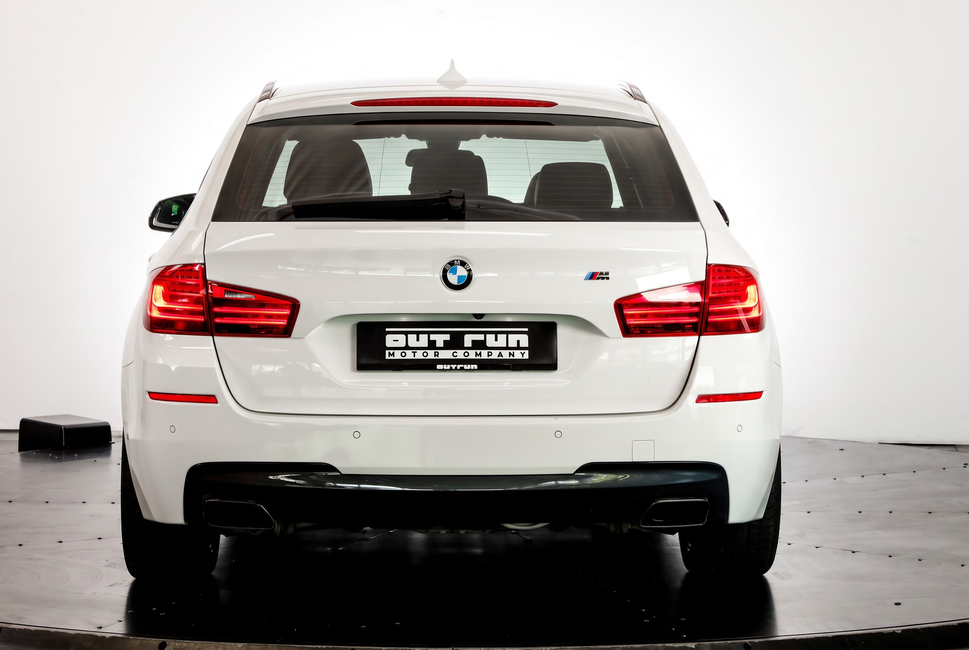 BMW M550d Touring xDrive Steptronic-image-2