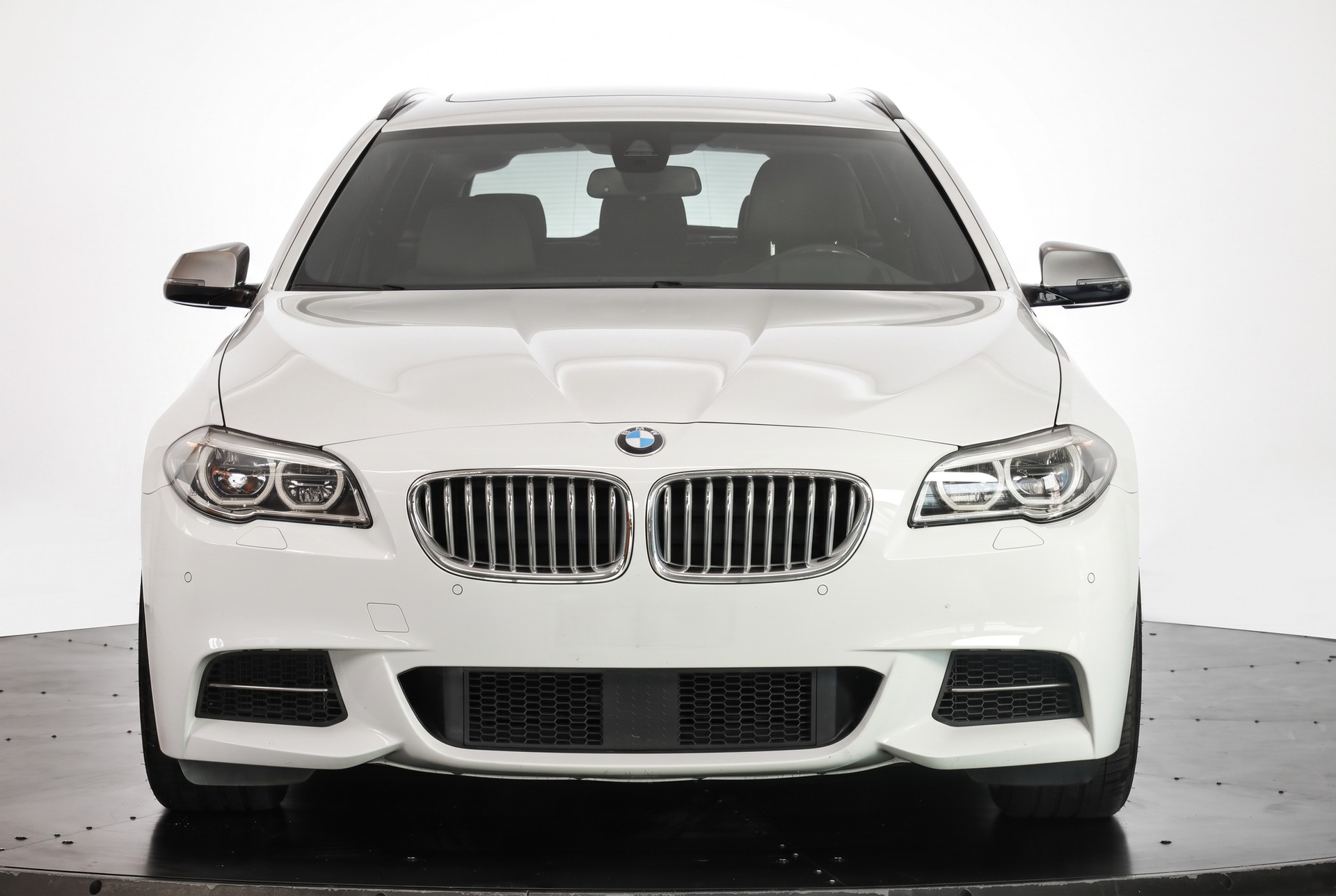 BMW M550d Touring xDrive Steptronic-image-1
