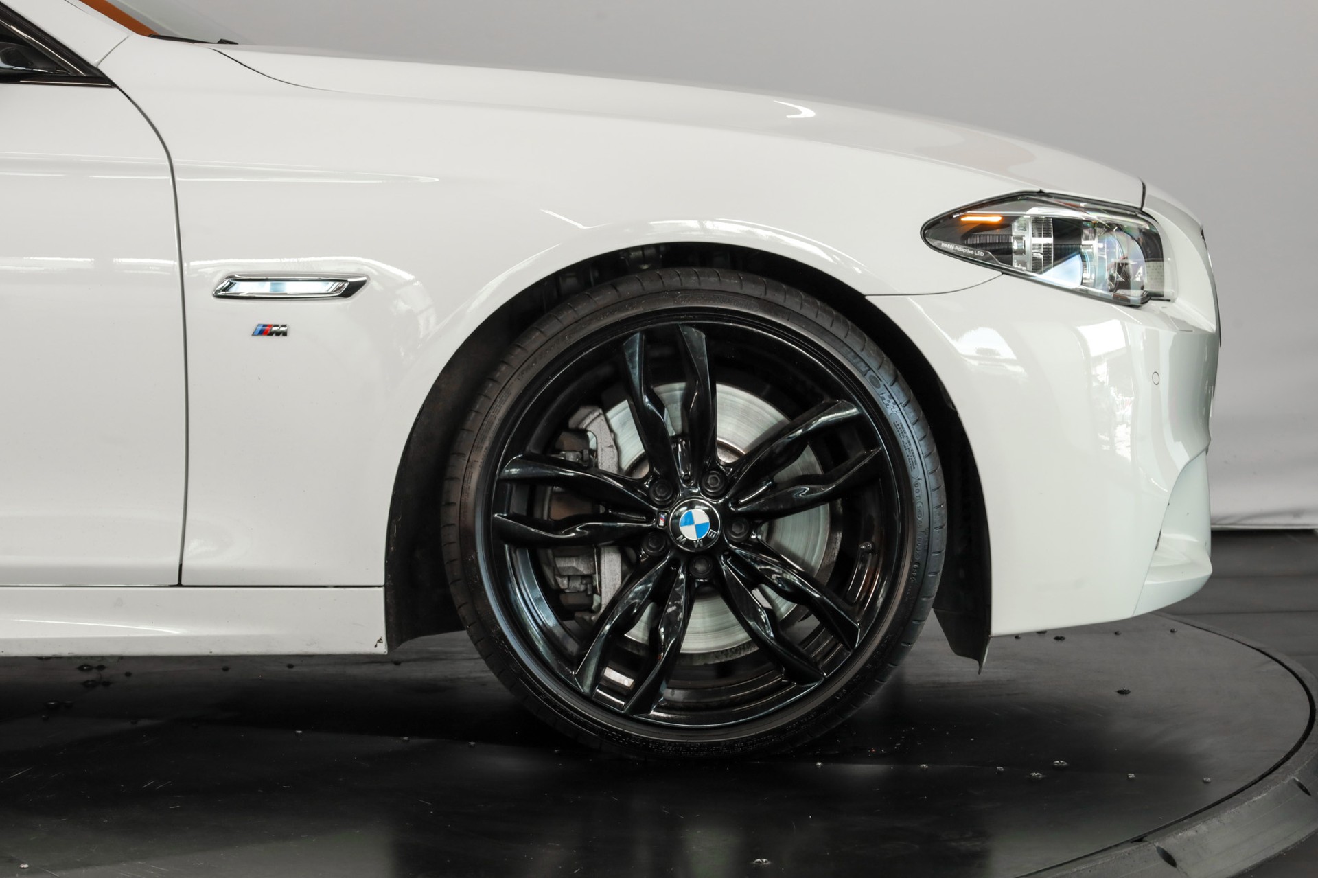 BMW M550d Touring xDrive Steptronic-image-8