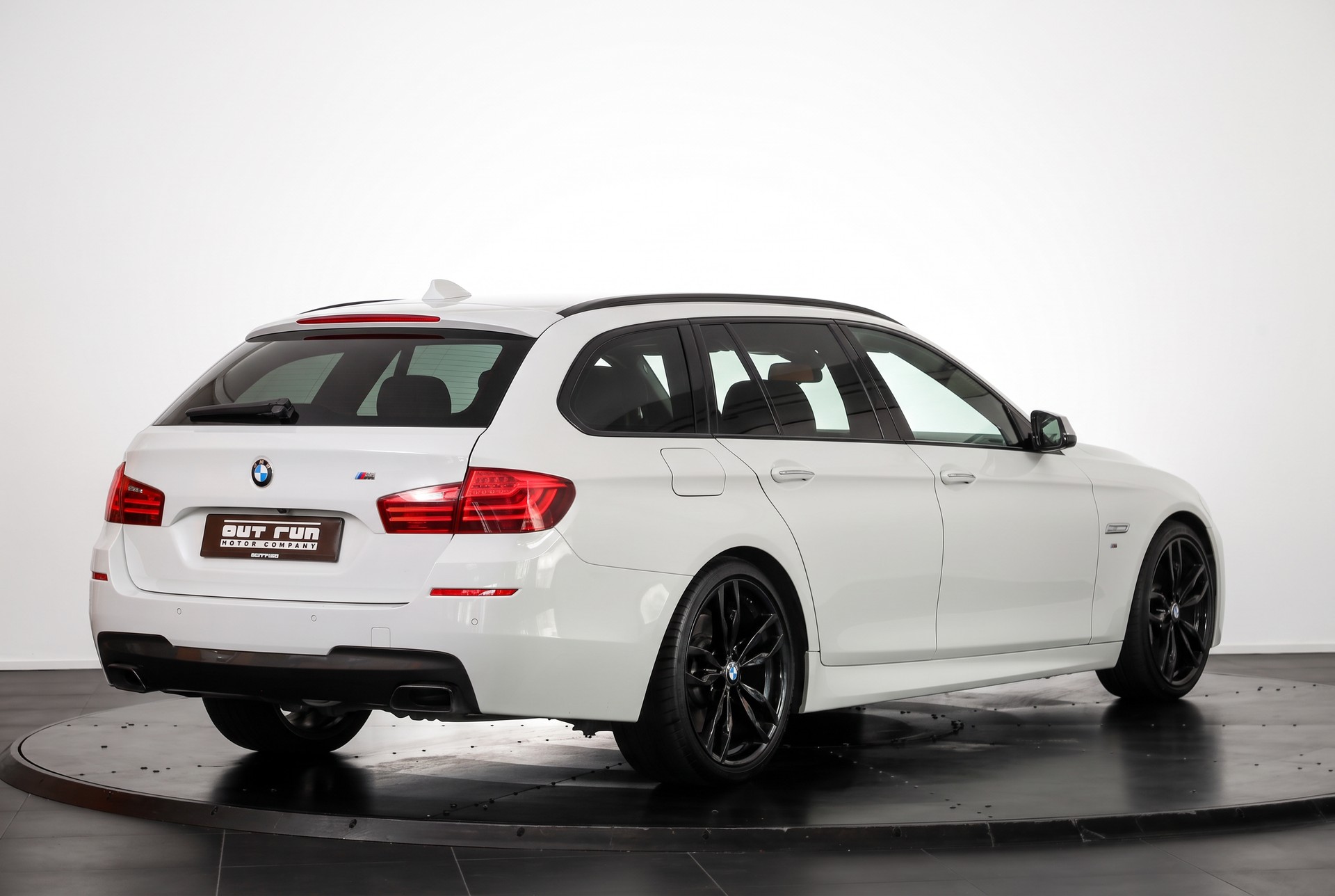 BMW M550d Touring xDrive Steptronic-image-5