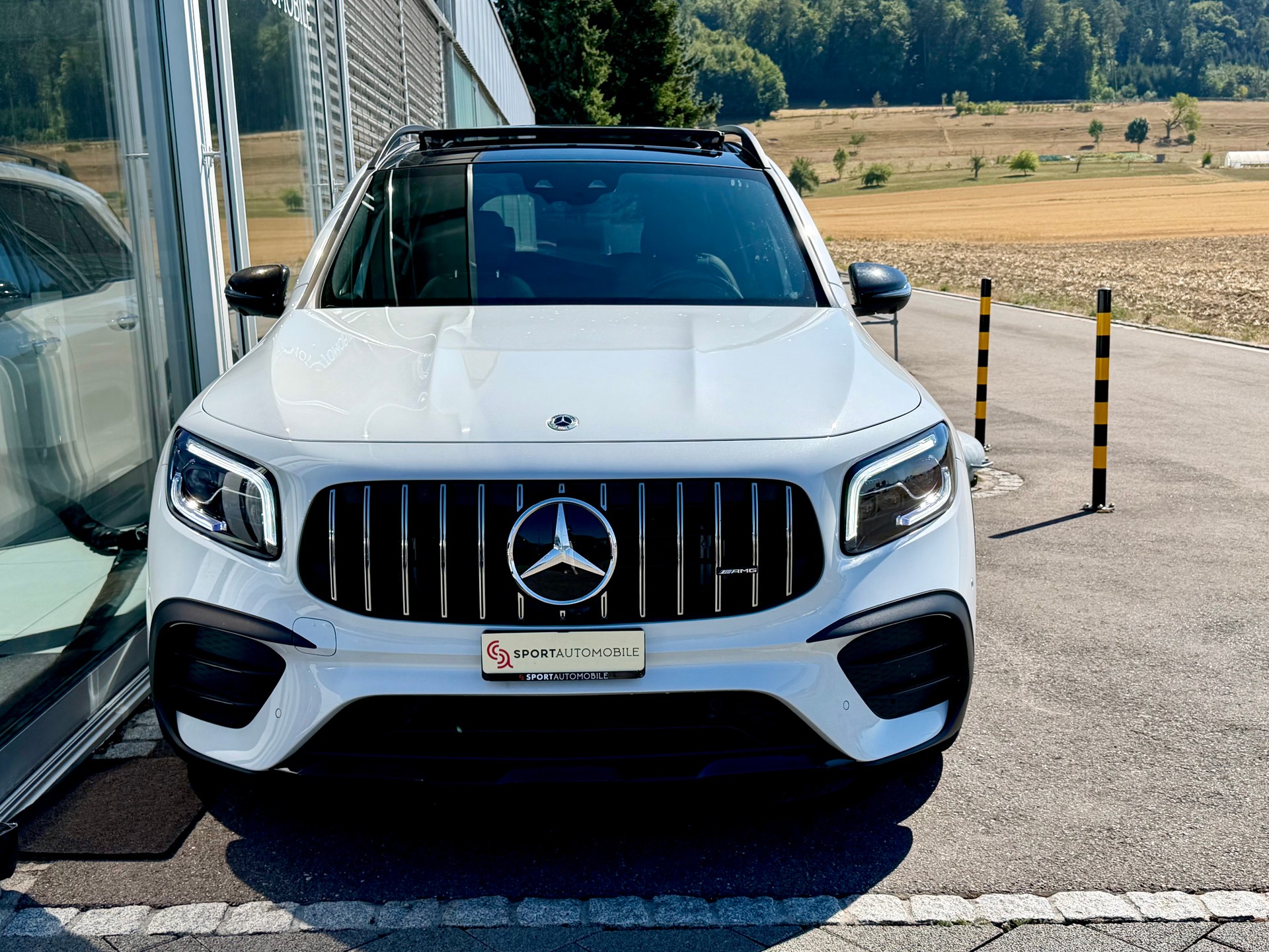 MERCEDES-BENZ GLB 35 AMG 4Matic 8G-Tronic-showroom-element-3