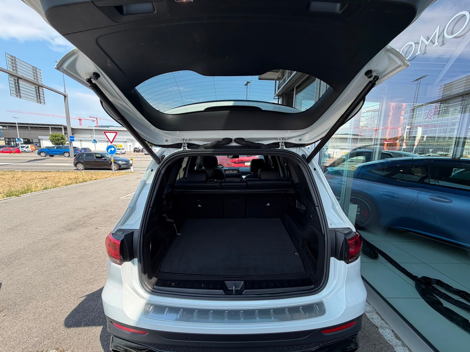 MERCEDES-BENZ GLB 35 AMG 4Matic 8G-Tronic-image-11