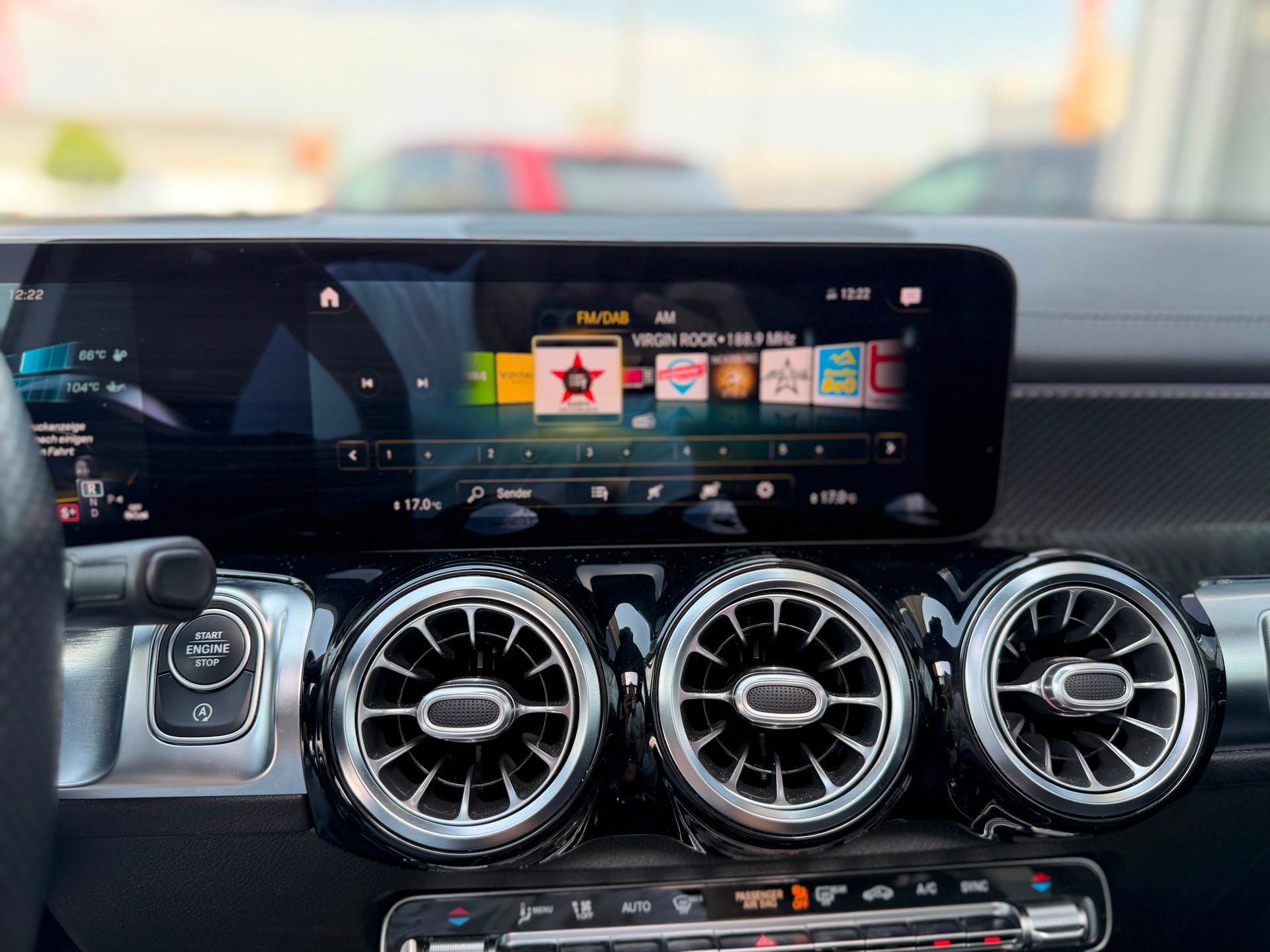MERCEDES-BENZ GLB 35 AMG 4Matic 8G-Tronic-image-33