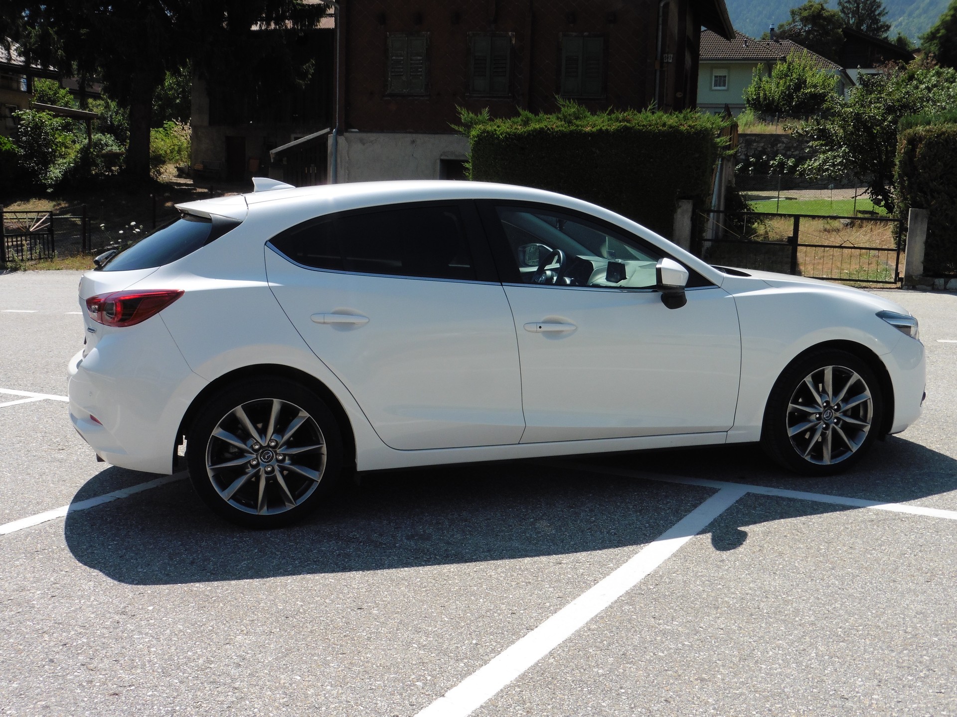 MAZDA 3 SKYACTIV-G 120 Revolution Automat-image-12