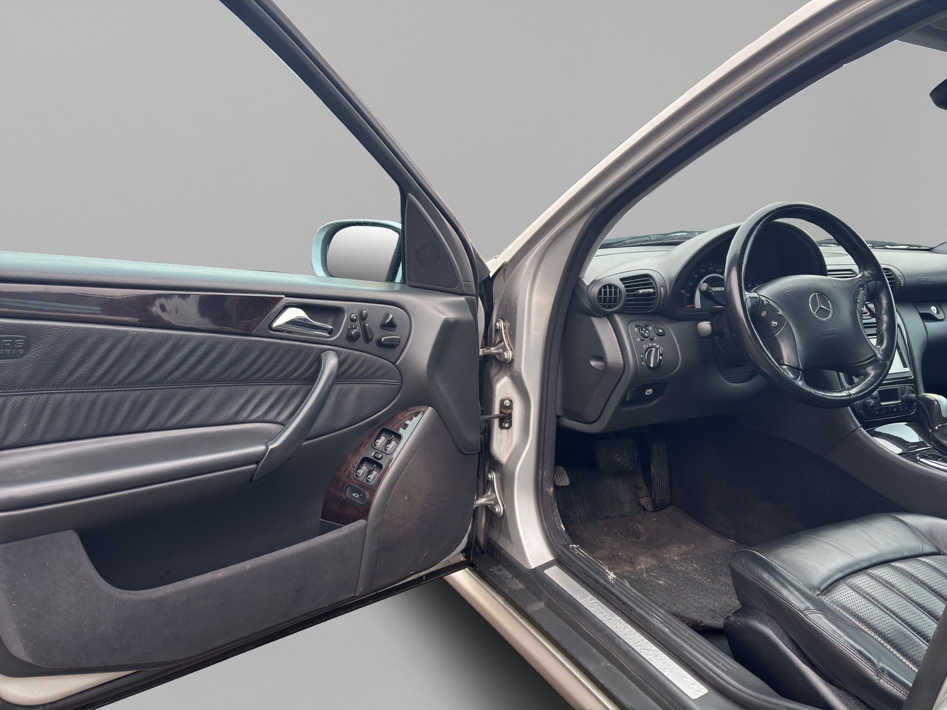 MERCEDES-BENZ C 32 AMG Automatic-image-9