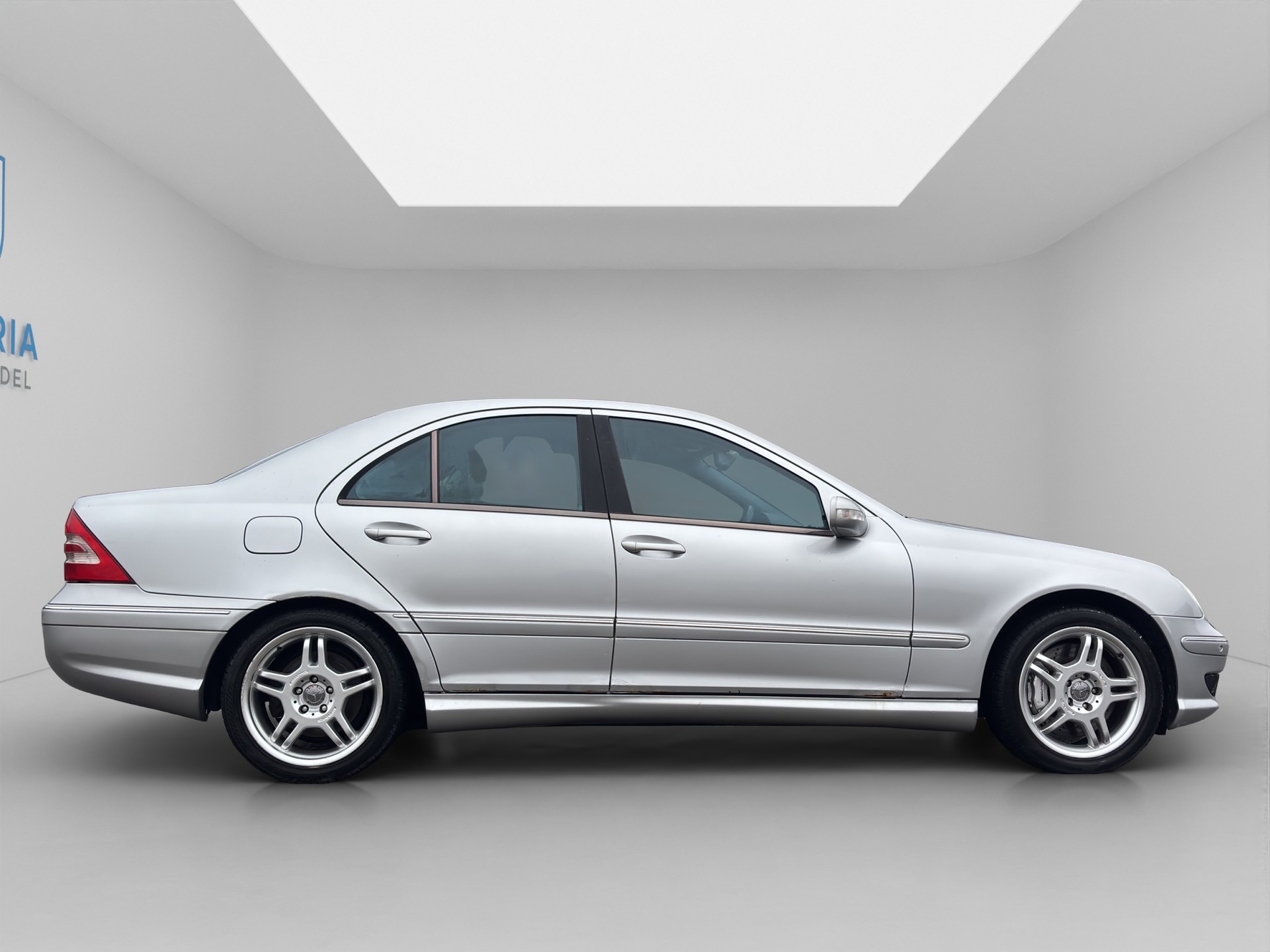 MERCEDES-BENZ C 32 AMG Automatic-image-5