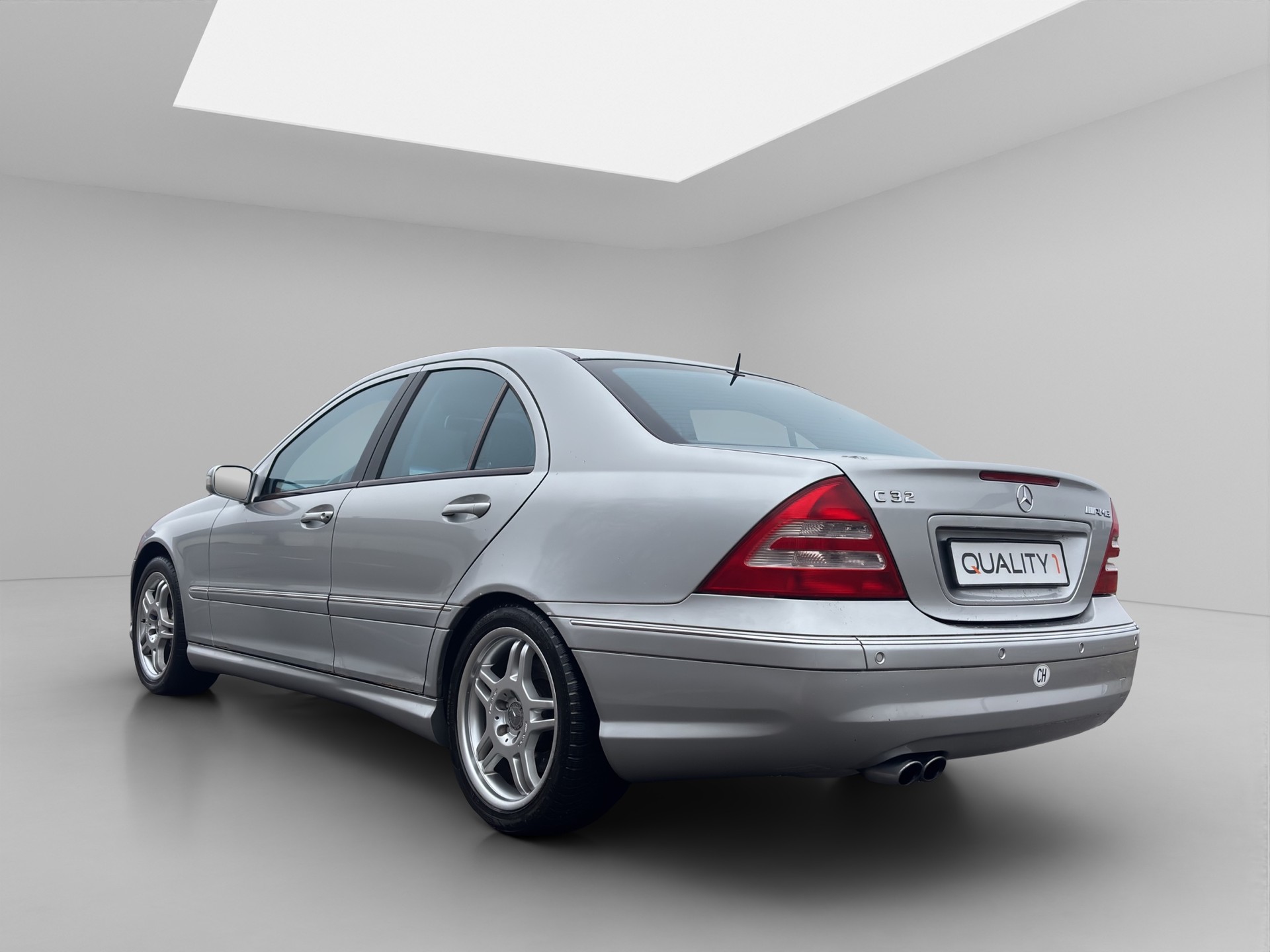 MERCEDES-BENZ C 32 AMG Automatic-image-2