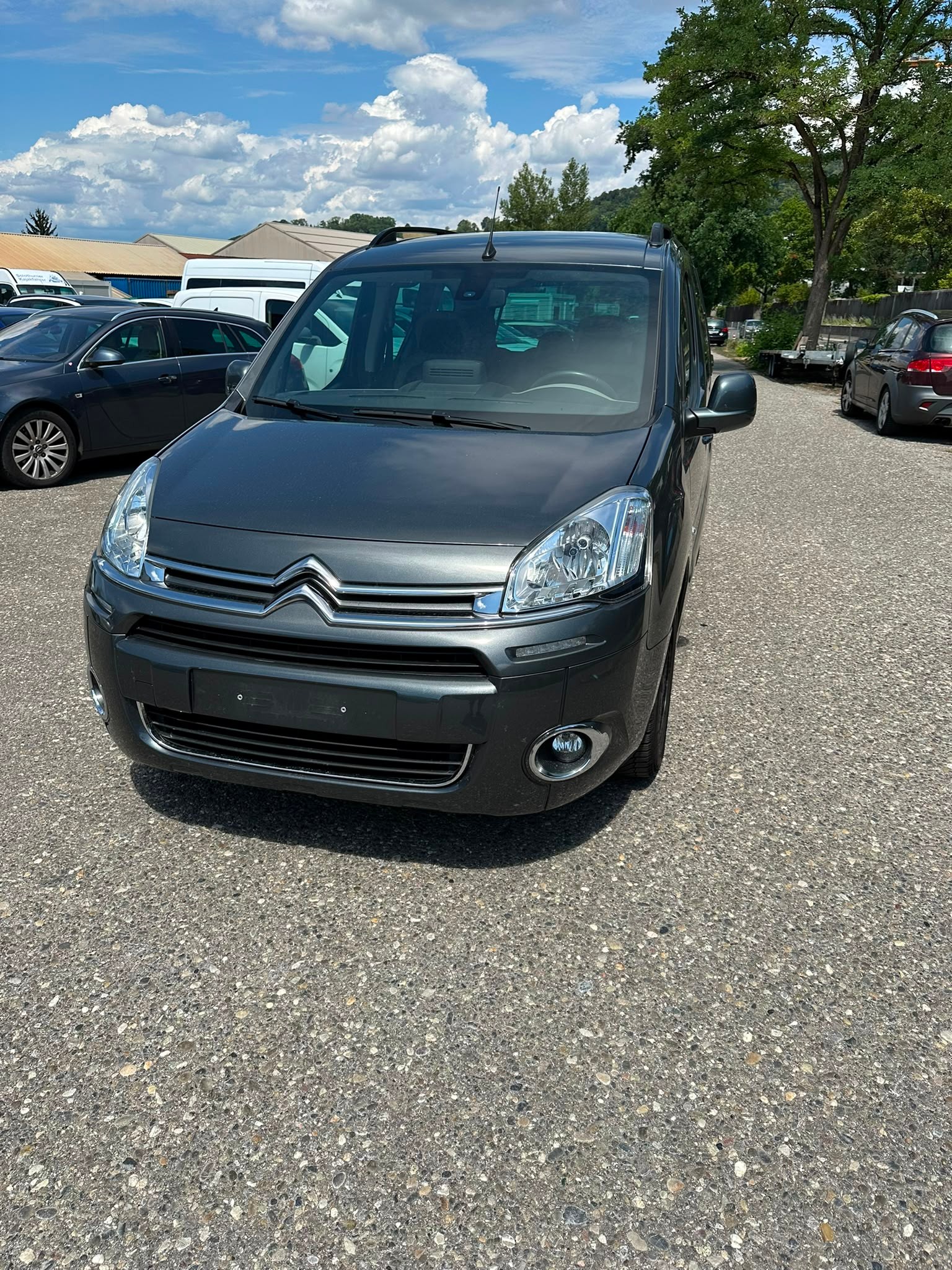 CITROEN Berlingo 1.6 e-HDi Exclusive EGS6-image-0