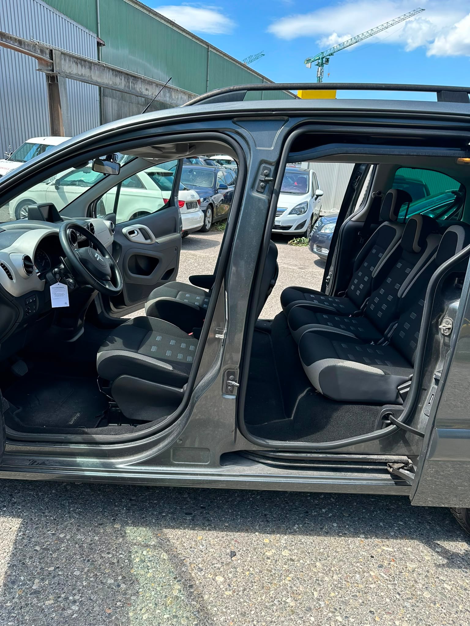 CITROEN Berlingo 1.6 e-HDi Exclusive EGS6-image-5
