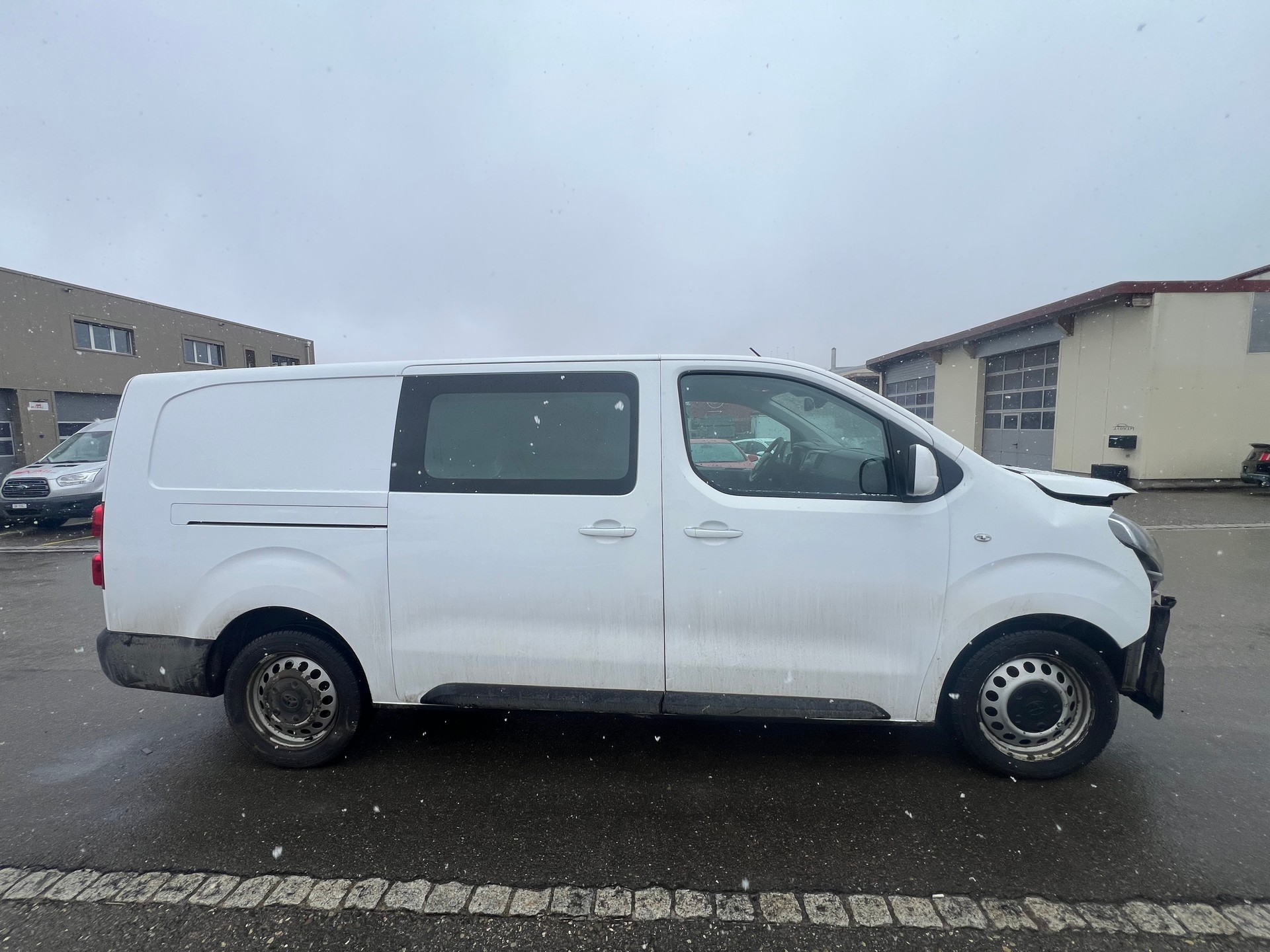 TOYOTA Proace 2.0D Glass Van L2 Luna-image-3
