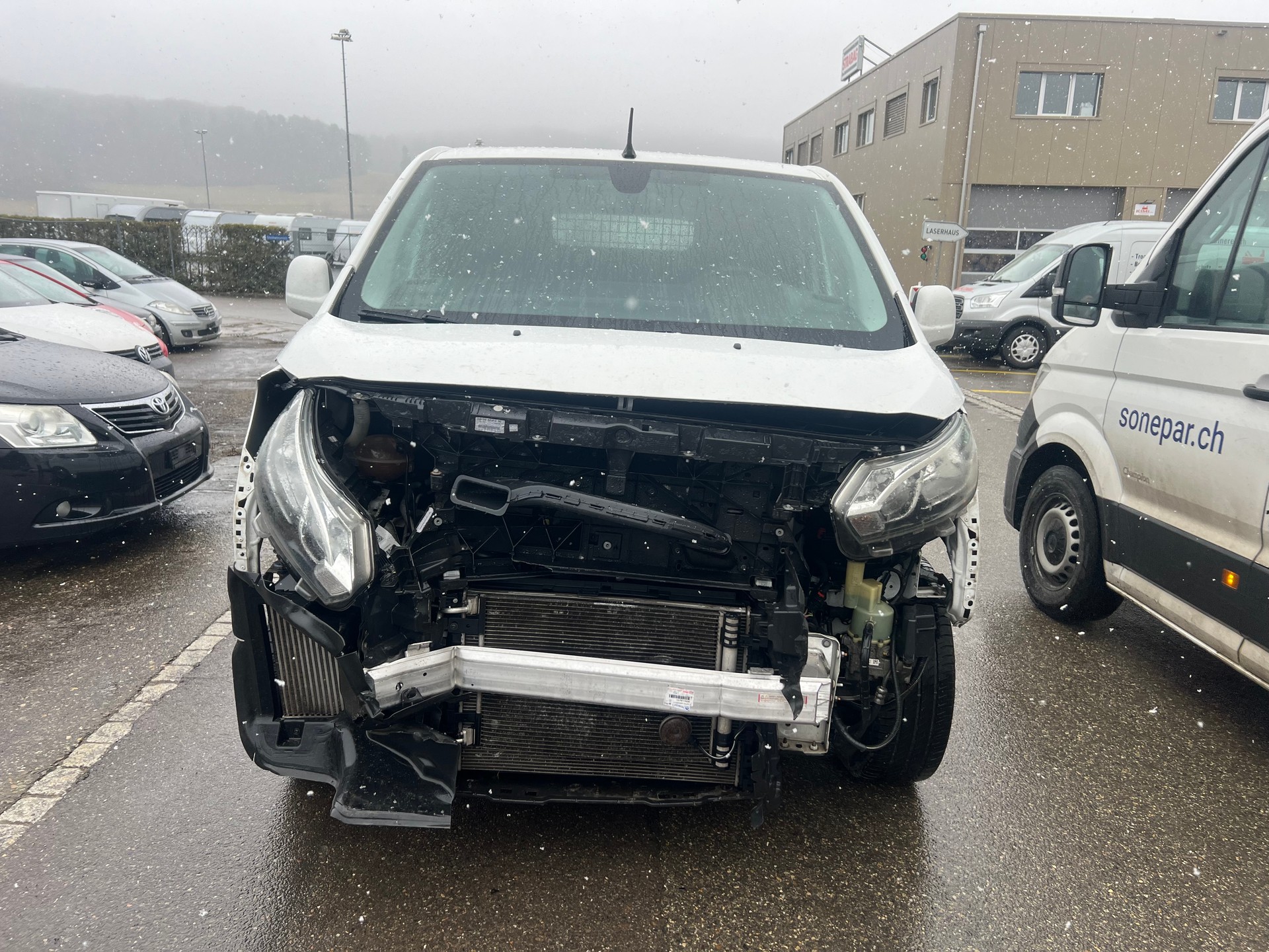 TOYOTA Proace 2.0D Glass Van L2 Luna-image-1