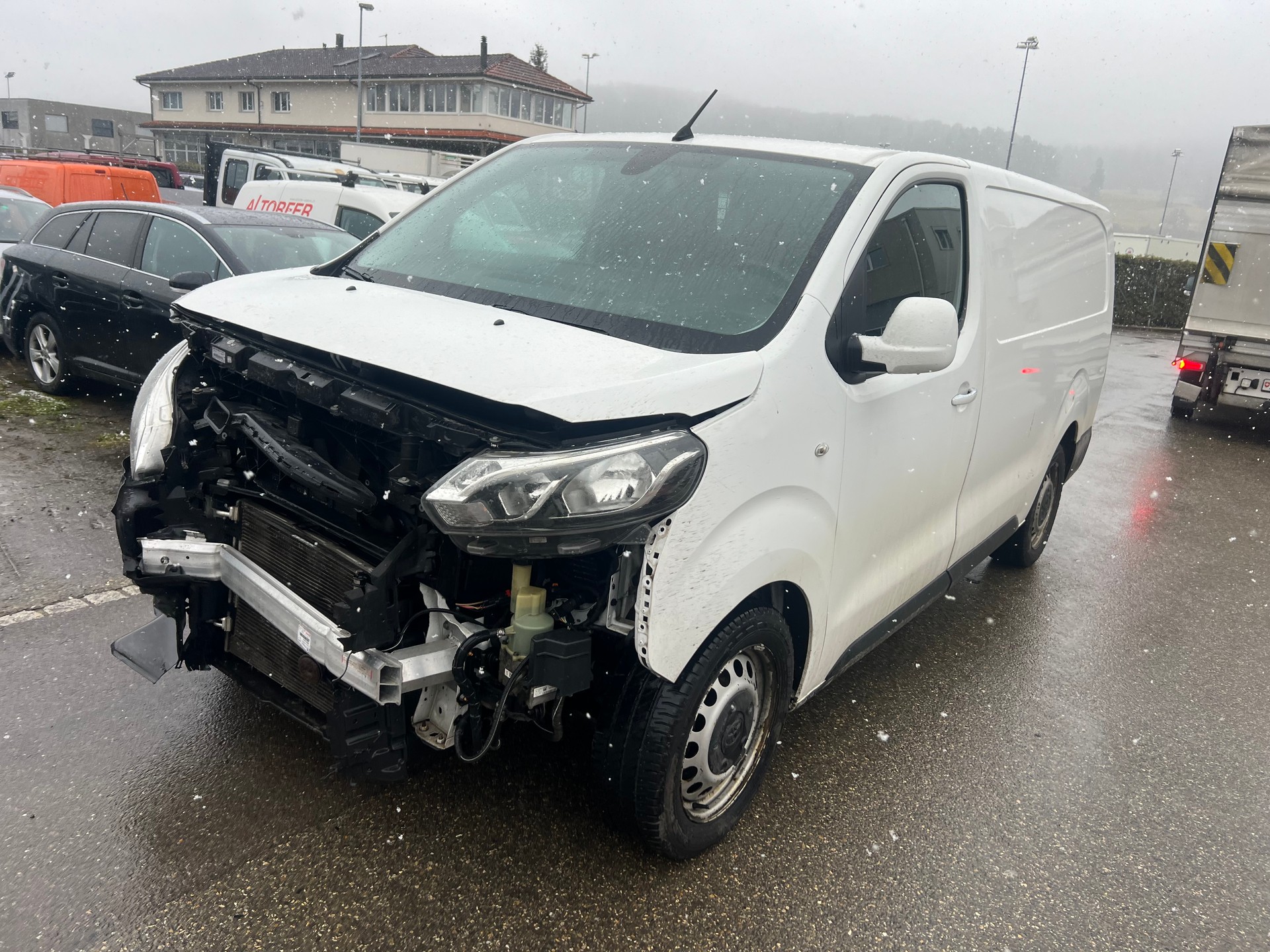 TOYOTA Proace 2.0D Glass Van L2 Luna-image-2