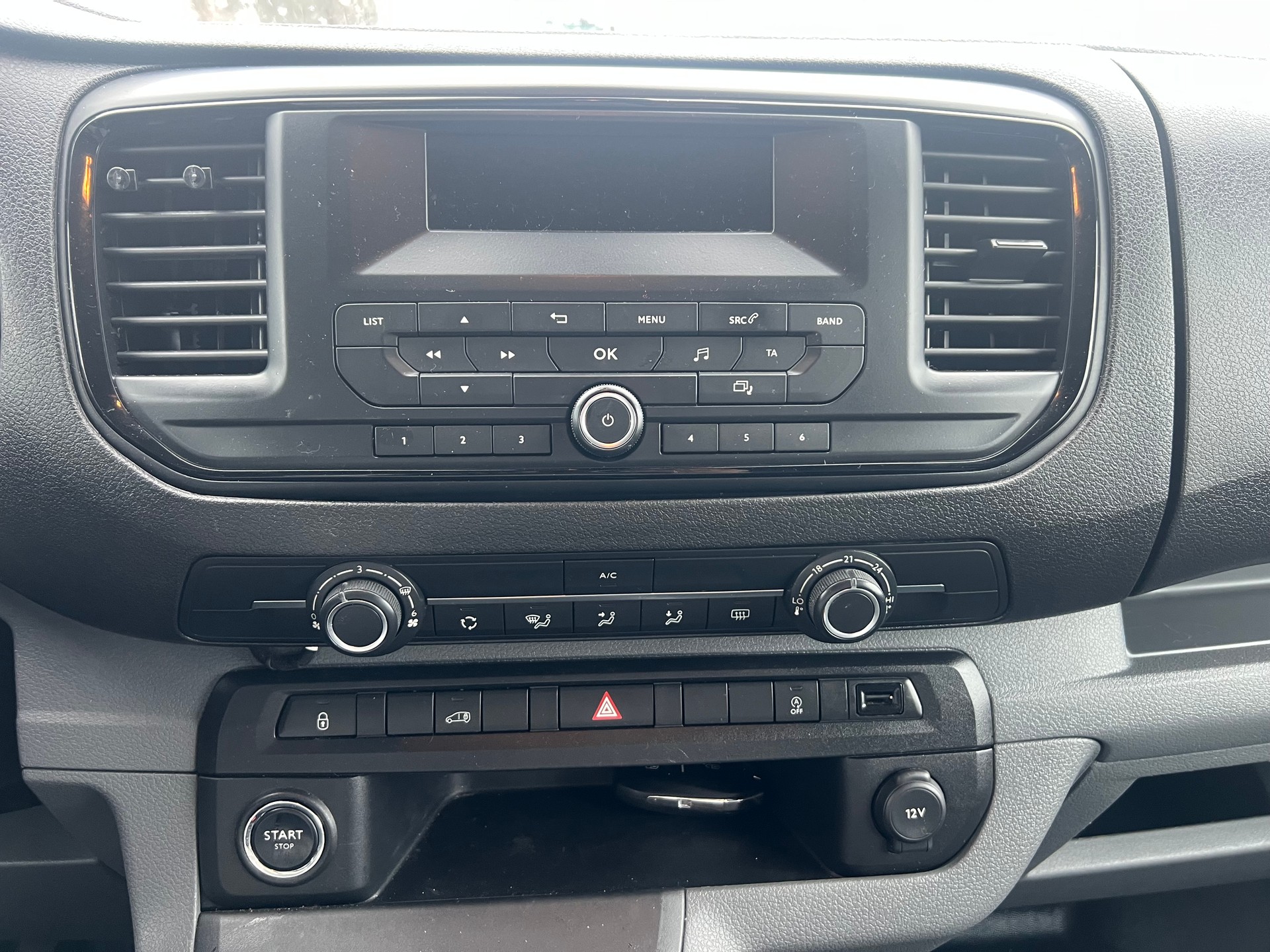 TOYOTA Proace 2.0D Glass Van L2 Luna-image-11