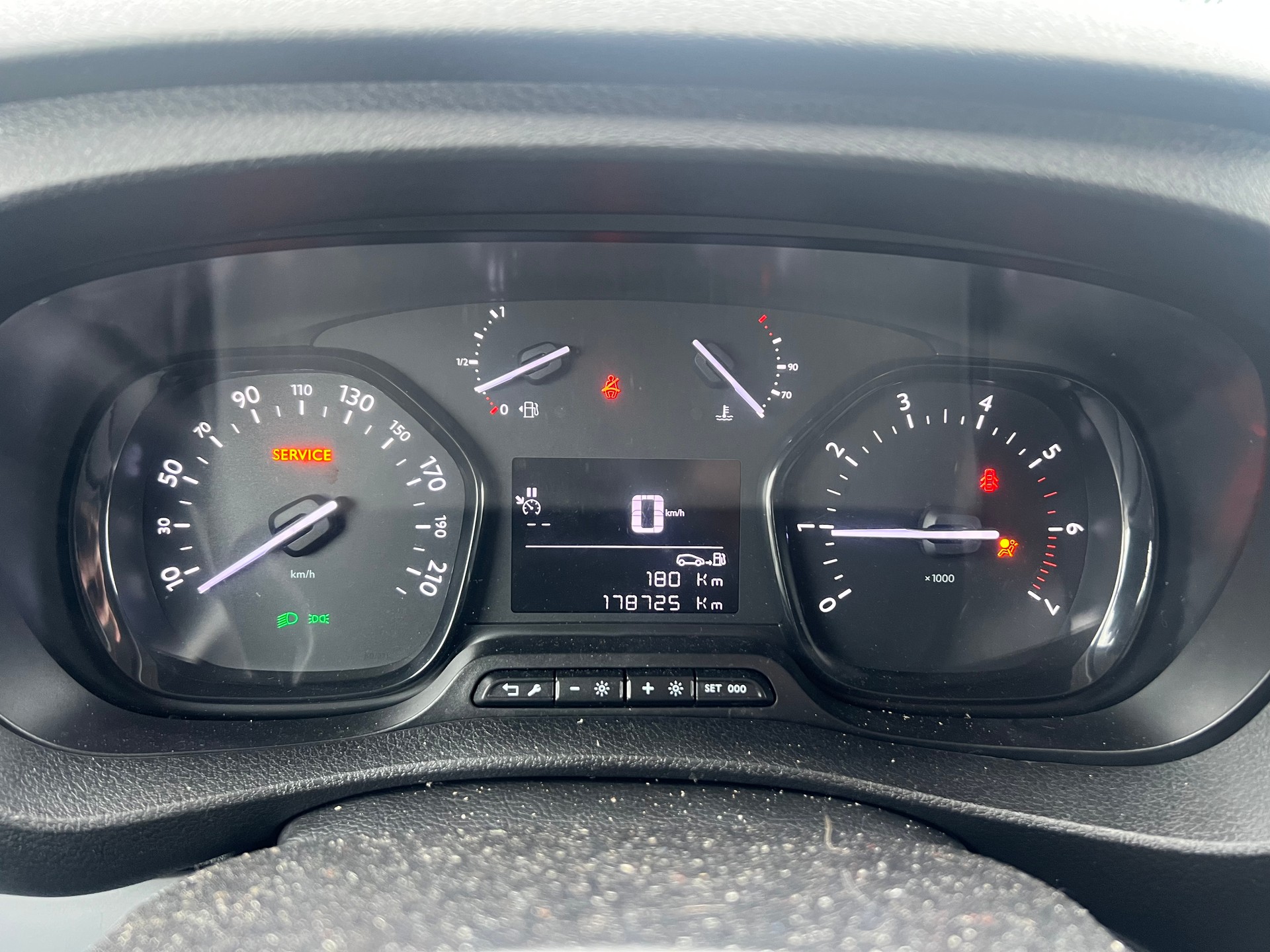 TOYOTA Proace 2.0D Glass Van L2 Luna-image-12