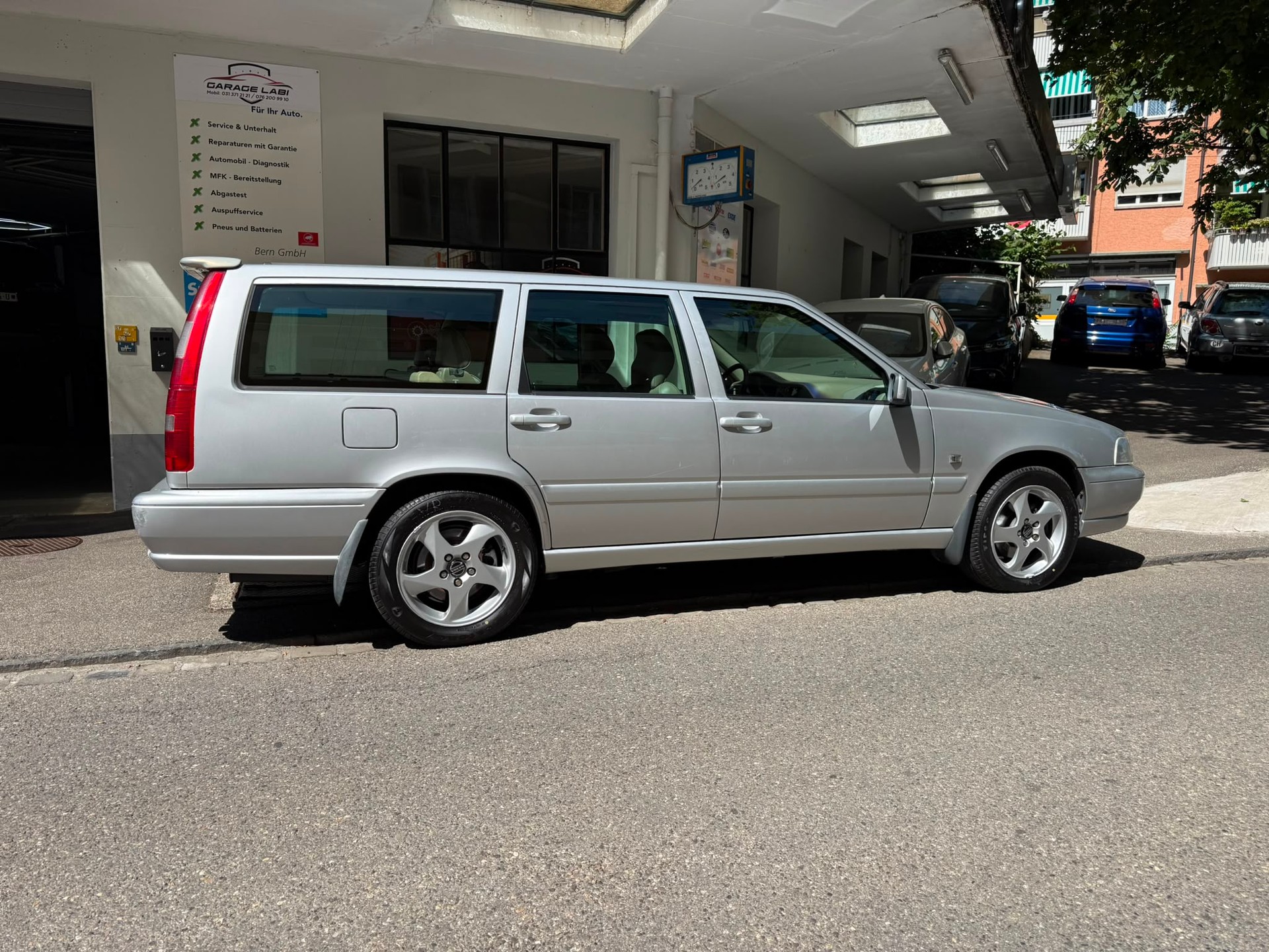 VOLVO V70 2.5 LPT AWD 4x4-image-2