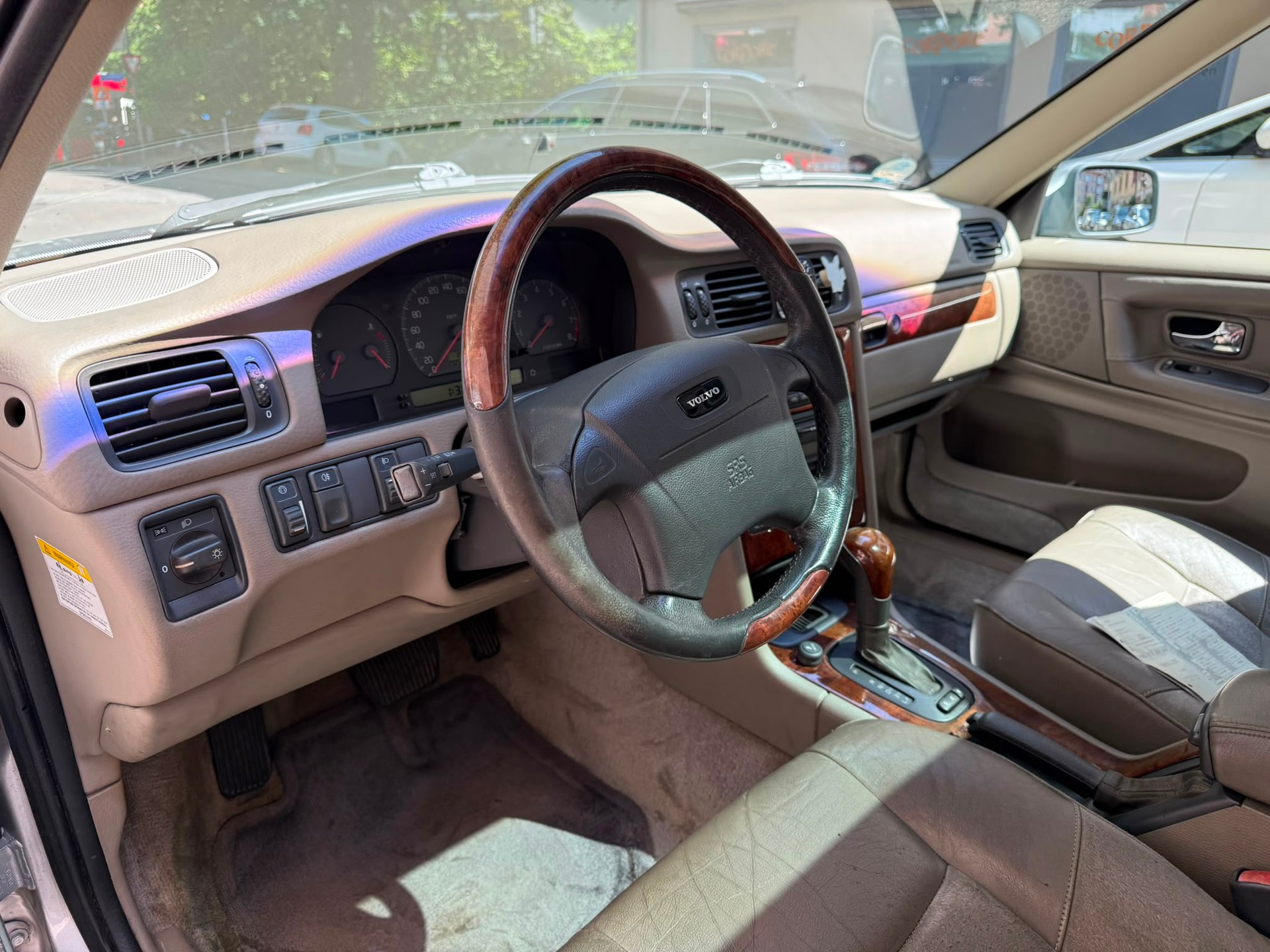 VOLVO V70 2.5 LPT AWD 4x4-image-8