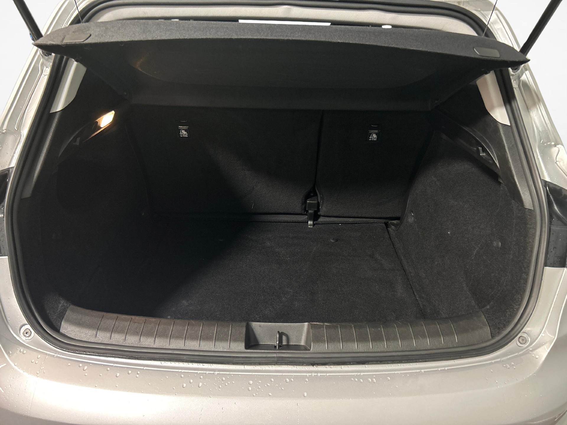 FIAT Tipo 1.5 Hybrid Cross-image-10