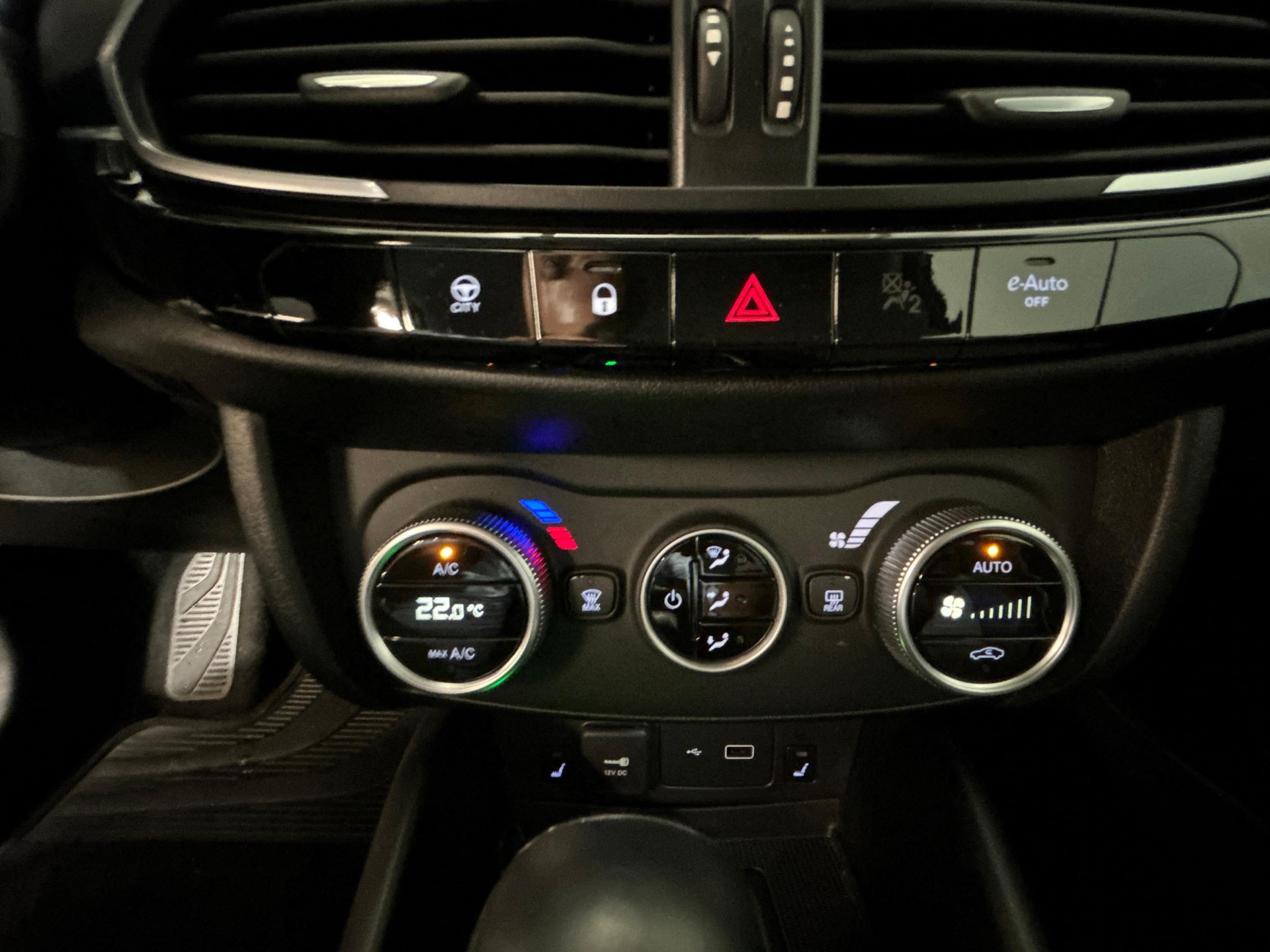 FIAT Tipo 1.5 Hybrid Cross-image-15