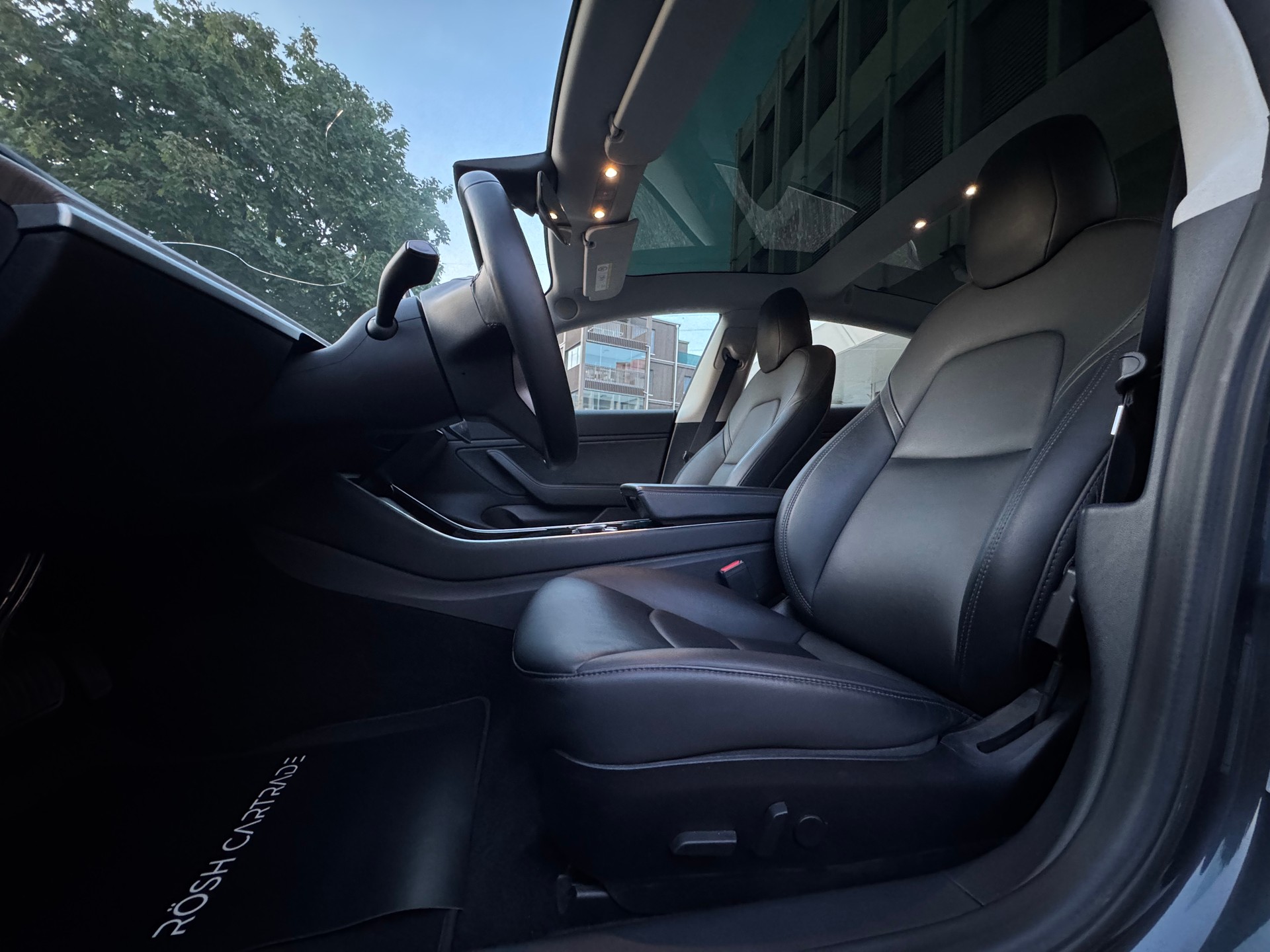 TESLA Model 3 Long Range Dual Motor AWD-image-12