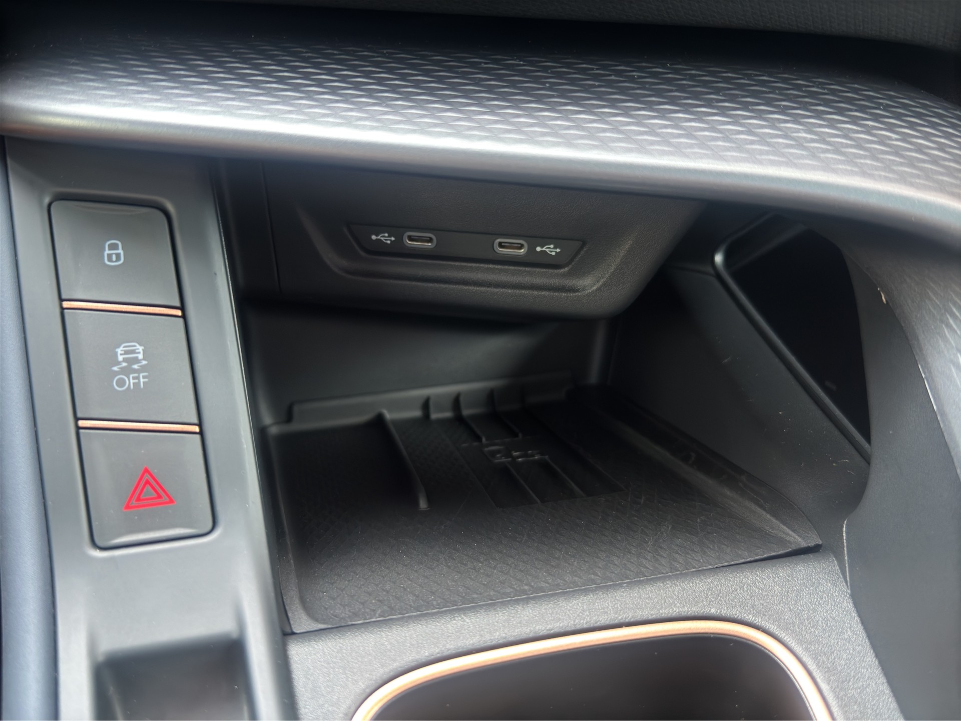 CUPRA Terramar 2.0TSI DSG 4D VZ 4x4 PANORAMADACH / HEAD UP DISPLAY-image-21