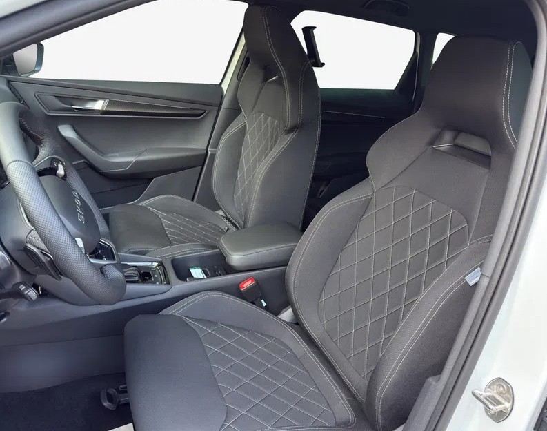 SKODA Karoq 2.0 TSI SportLine 4x4 DSG-image-0
