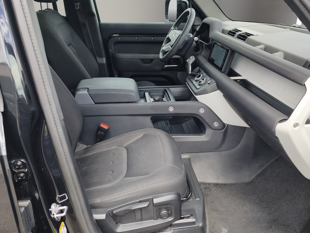 LAND ROVER Defender 110 2.0 SD4-image-12