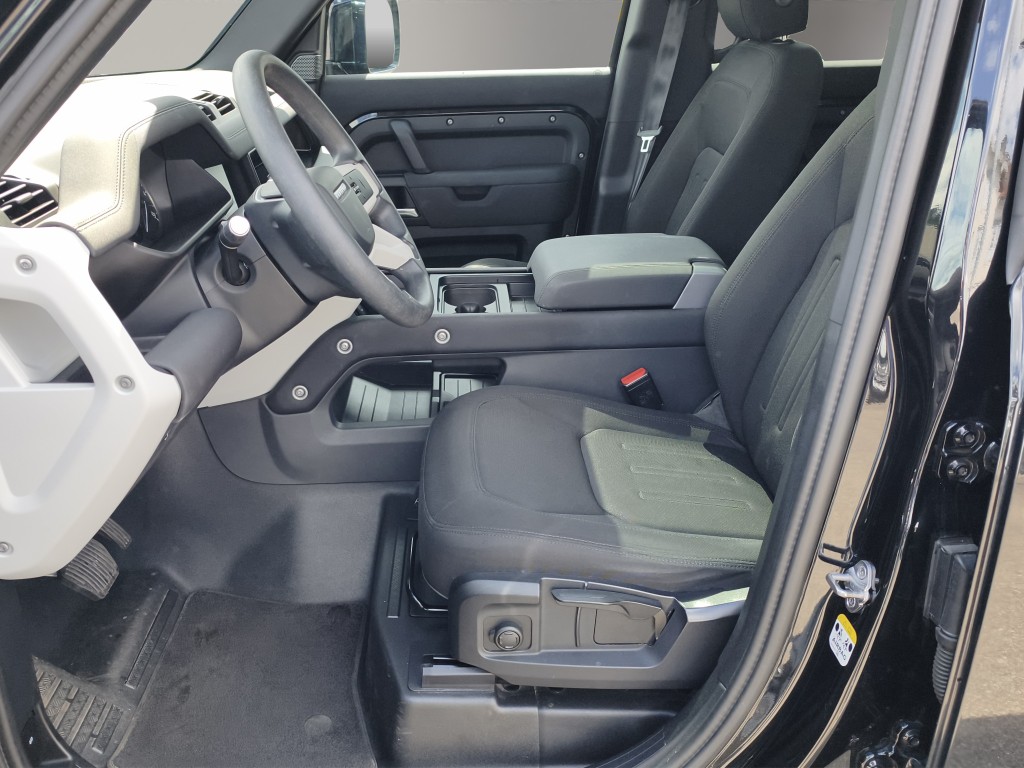 LAND ROVER Defender 110 2.0 SD4-image-2