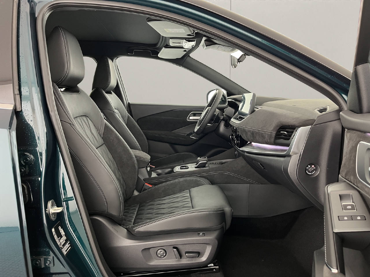 NISSAN Qashqai 1.3 DIG-T Tekna+ 4x4-image-15