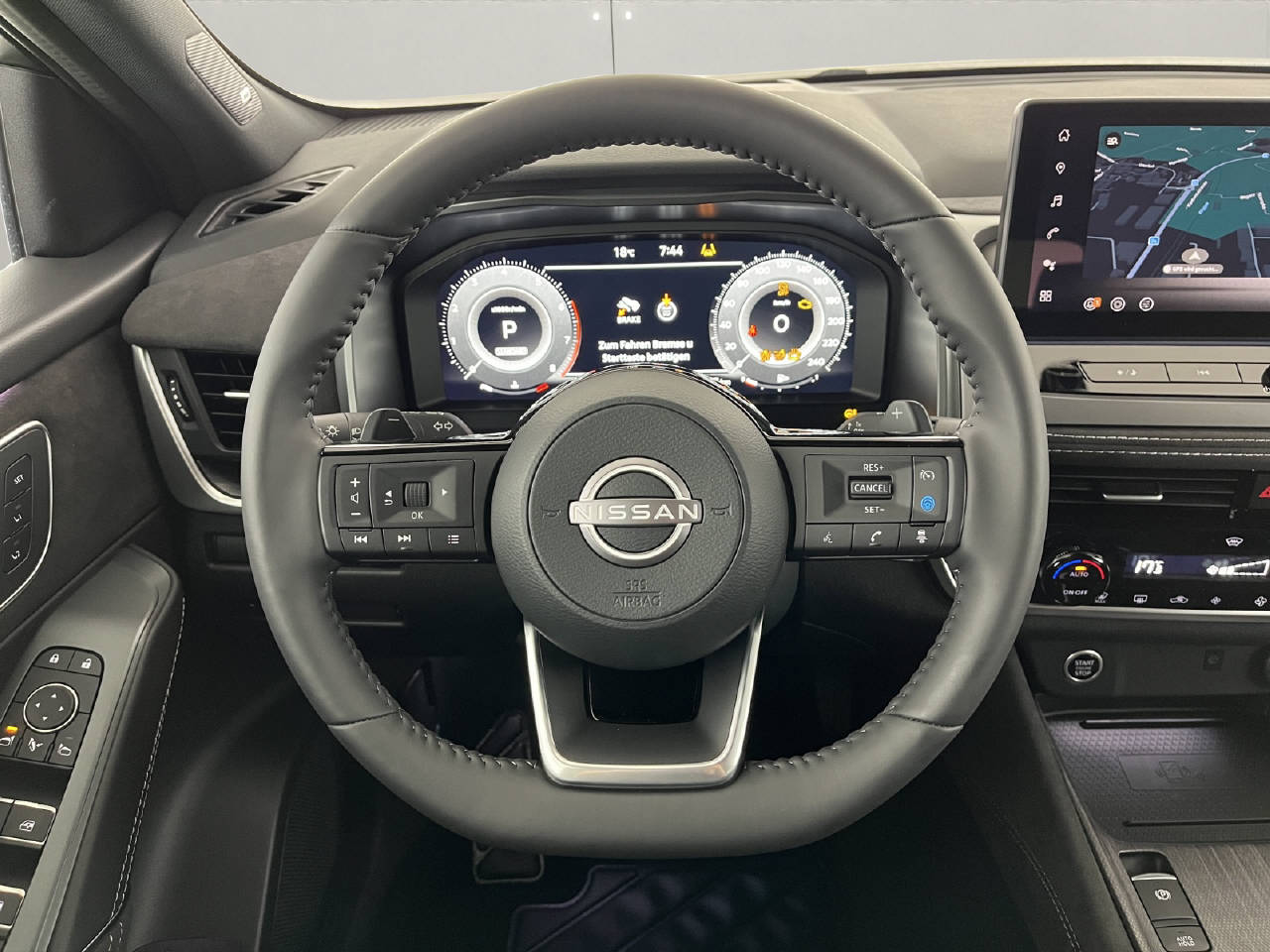 NISSAN Qashqai 1.3 DIG-T Tekna+ 4x4-image-9
