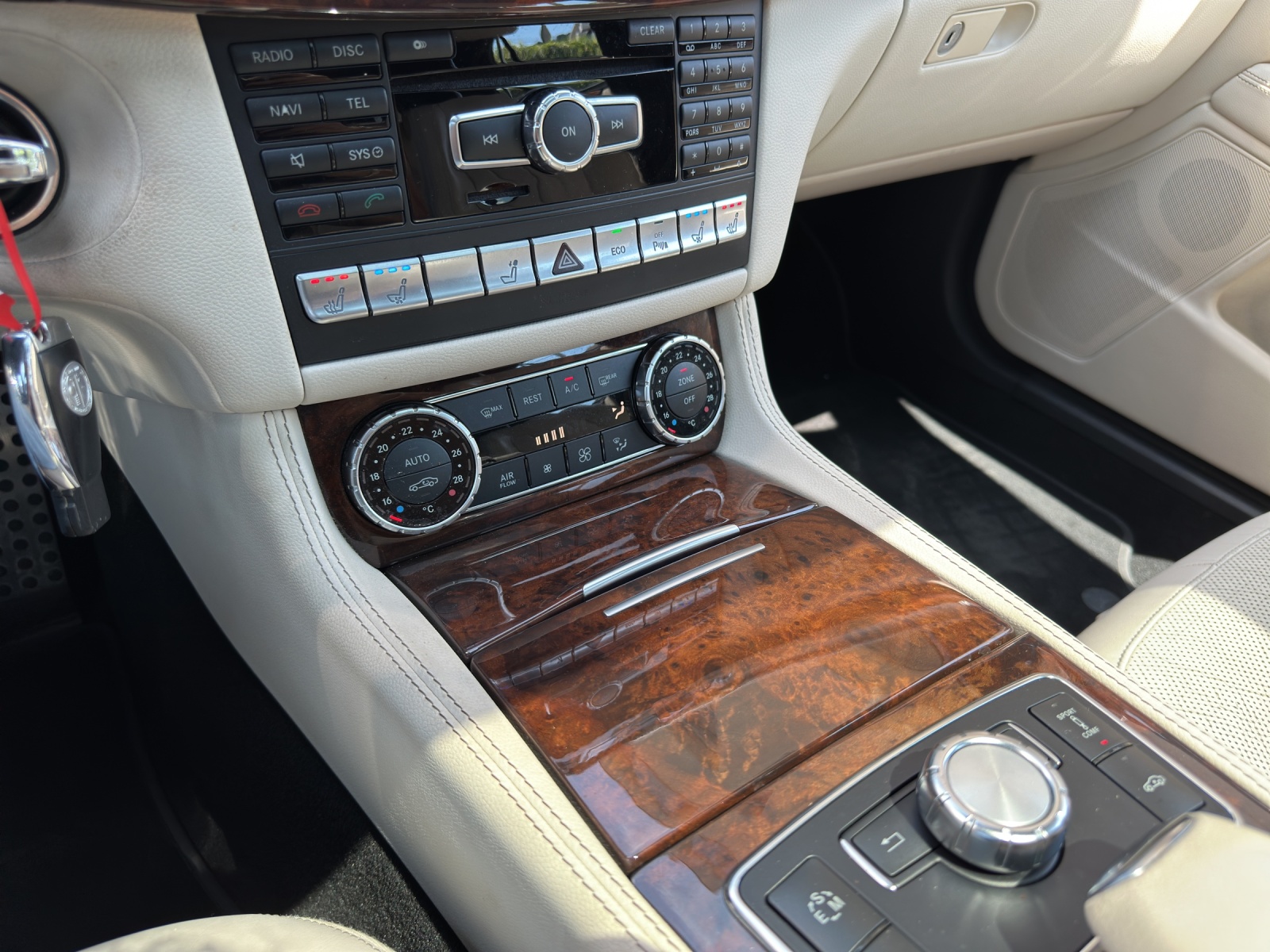 MERCEDES-BENZ CLS Shooting Brake 500 Executive 4Matic 7G-Tronic-image-9